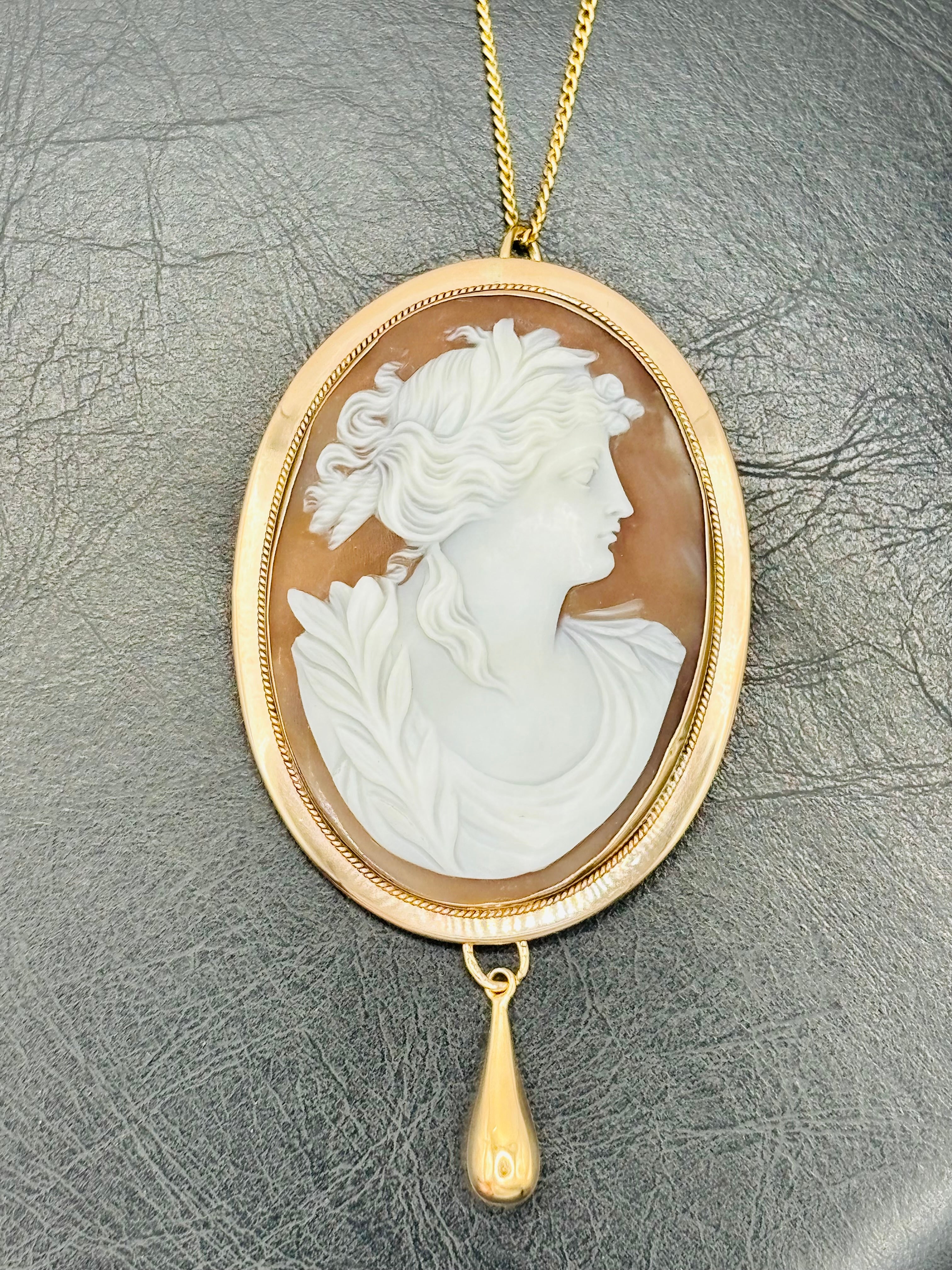 Large Victorian Classical Shell Cameo Pendant Brooch Depicting Ceres, circa 1890
