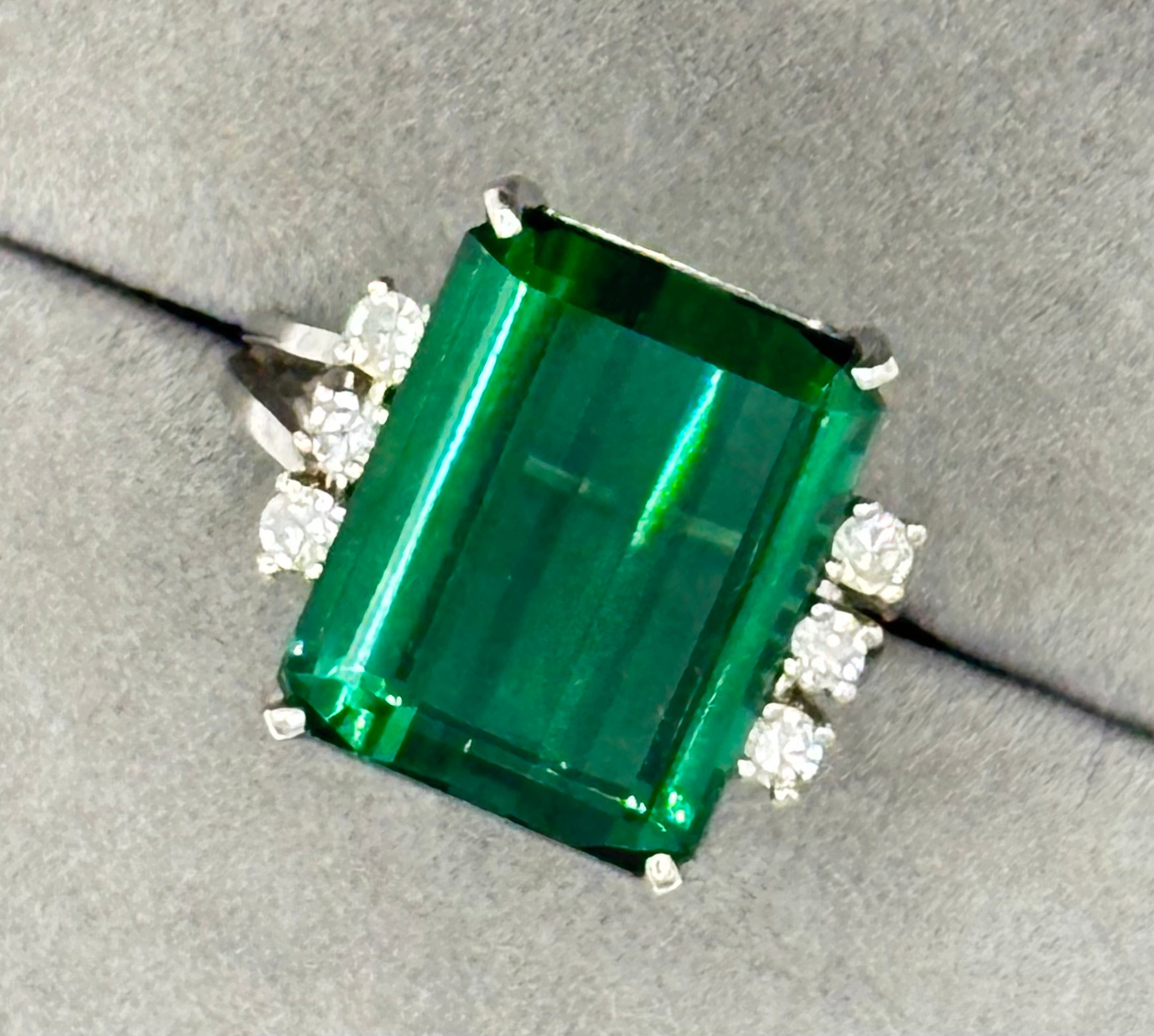 GREEN TOURMALINE & DIAMONDS Platinum Statement Ring