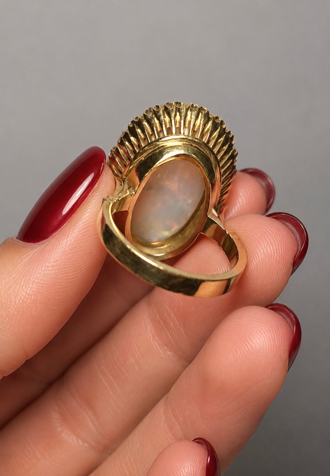 Vintage Large 8.50 carats Australian White Opal Diamond Cluster Ring in 18K Gold