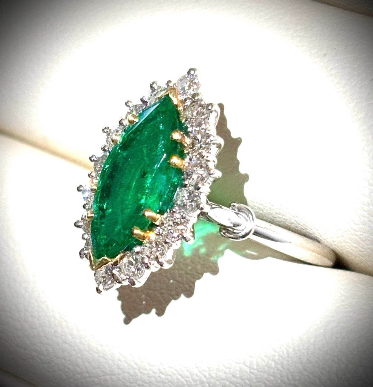 VINTAGE EMERALD & DIAMOND Ring 18K White Gold