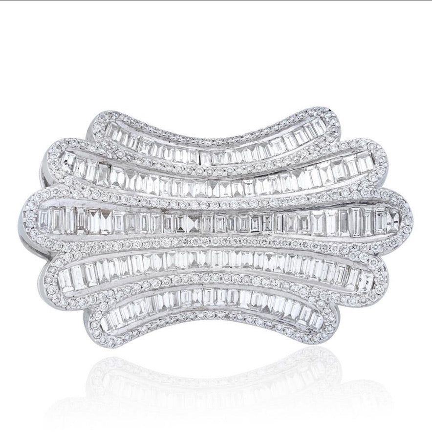 IMPRESSIVE VINTAGE DIAMOND Brooch in Art Deco inspired design