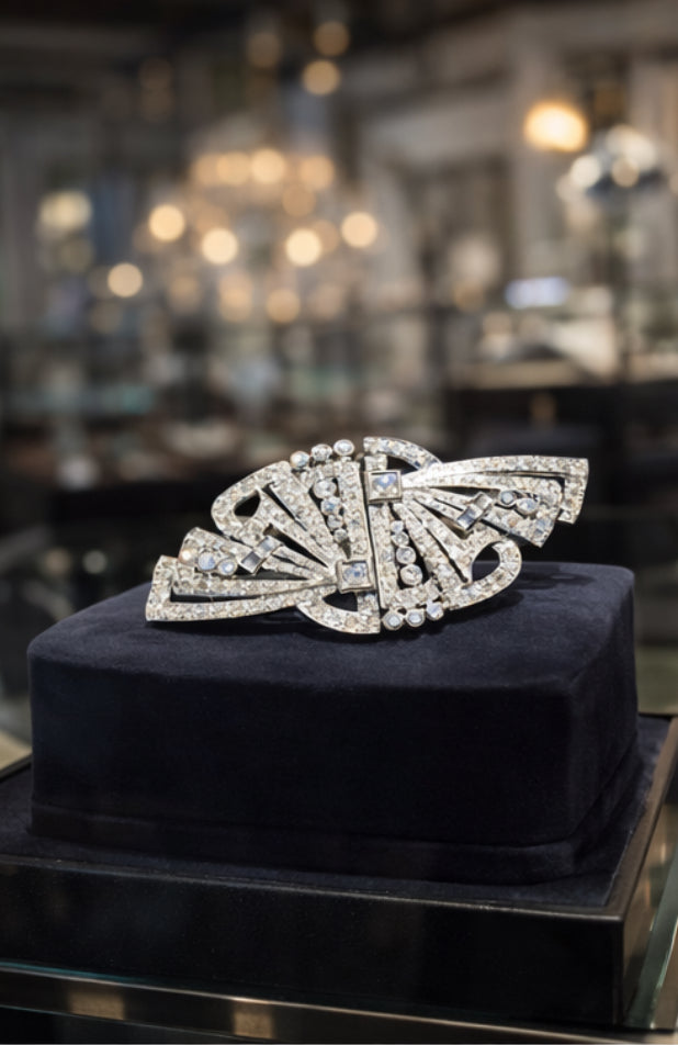 Large Art Deco Platinum Diamond Double Clip Brooch, 5.50 Carats, French Atelier, circa 1928-1935