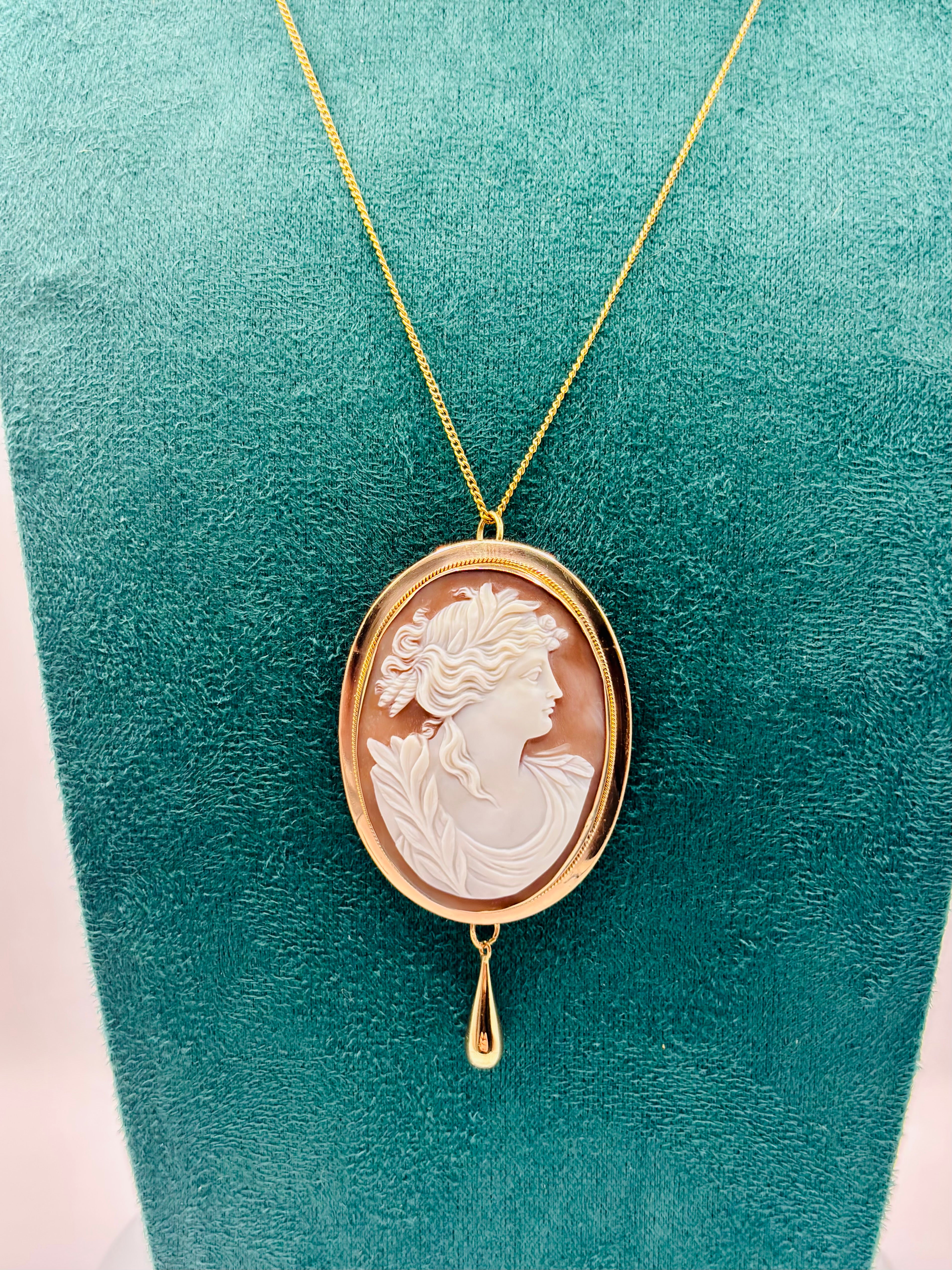 Large Victorian Classical Shell Cameo Pendant Brooch Depicting Ceres, circa 1890