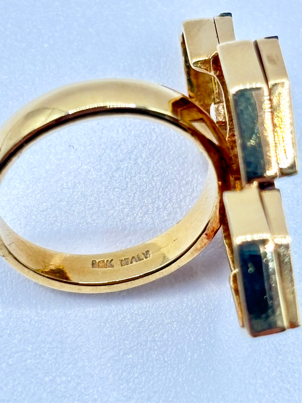 Vintage Ring 18K Gold Malachite, Onyx. Diamonds, circa 1980 Italy