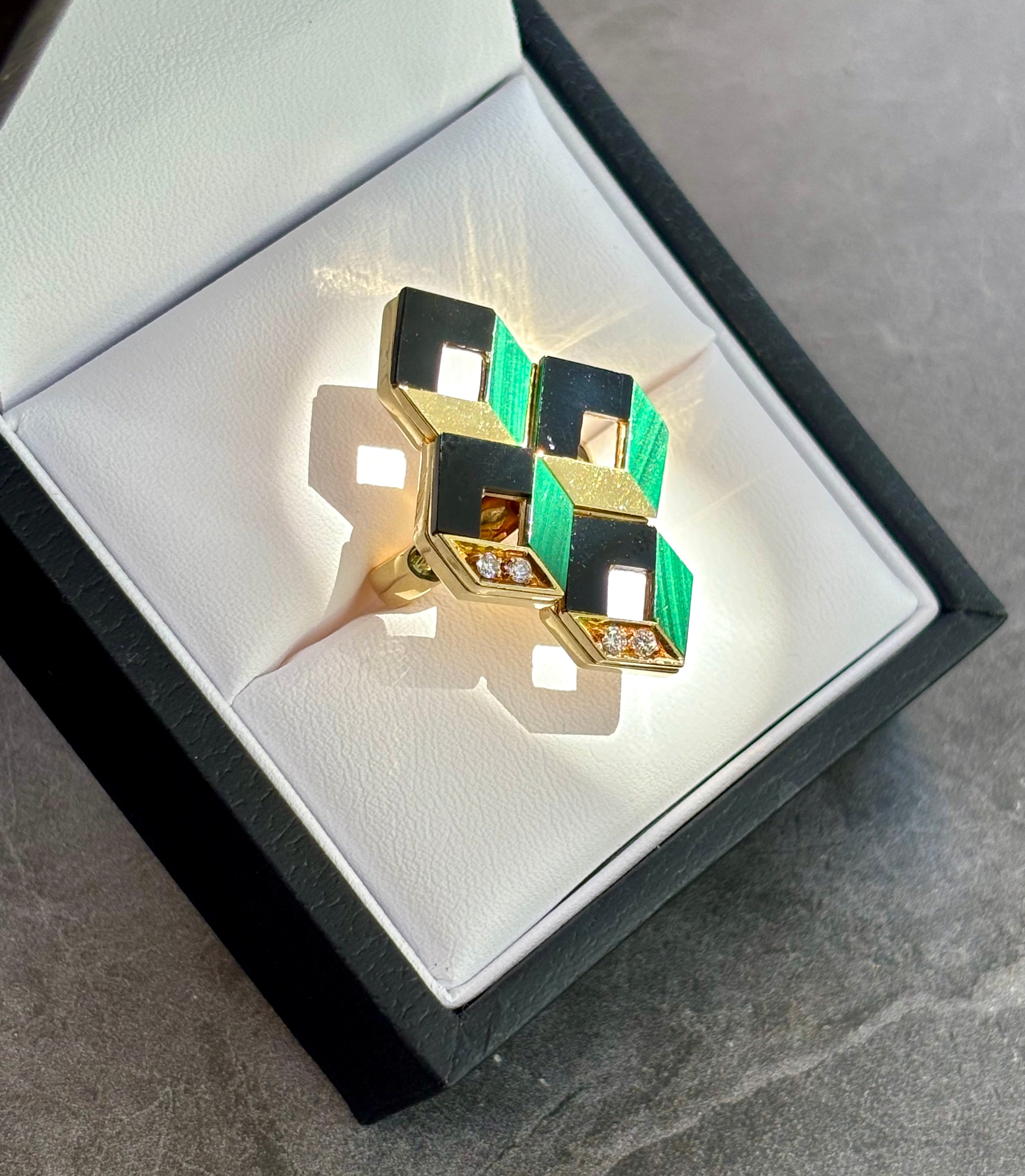 Vintage Ring 18K Gold Malachite, Onyx. Diamonds, circa 1980 Italy