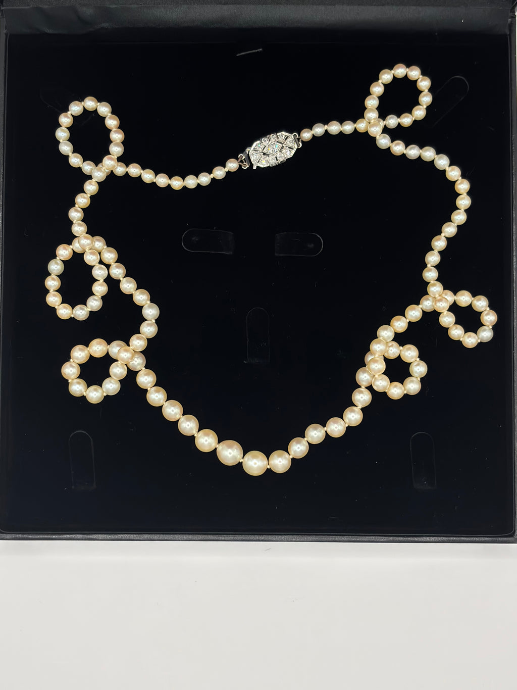 Art Deco Graduated Akoya Pearl Necklace with Diamond Platinum Clasp, circa 1925