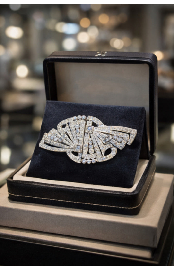 Large Art Deco Platinum Diamond Double Clip Brooch, 5.50 Carats, French Atelier, circa 1928-1935