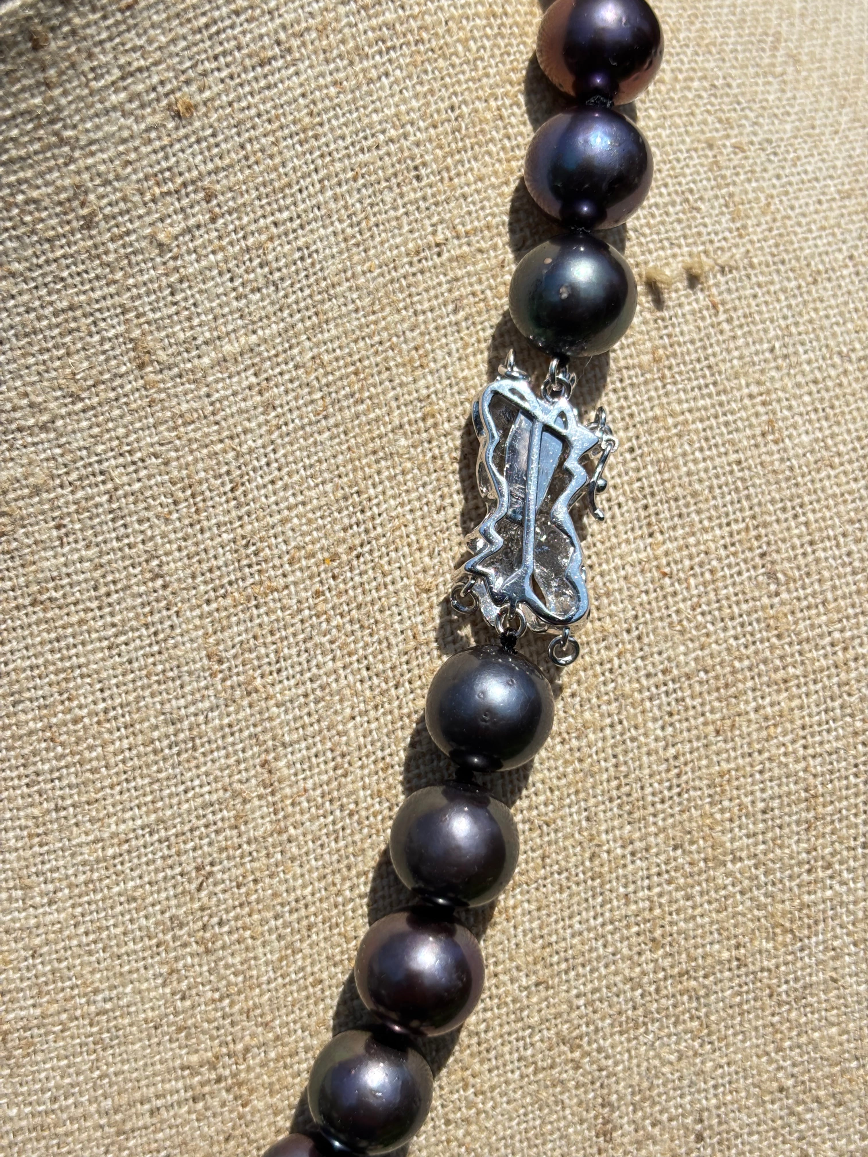 Vintage Peacock Overtone Black Cultured Pearl Necklace 18K Diamond Clasp