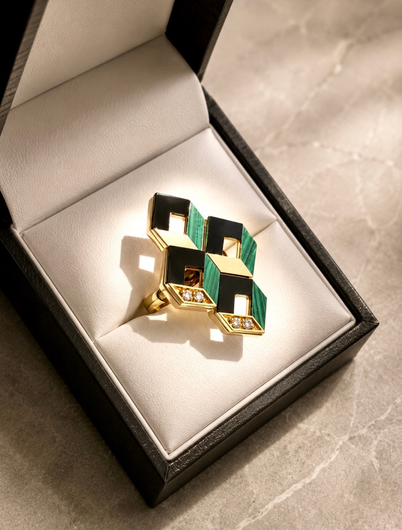 Vintage Ring 18K Gold Malachite, Onyx. Diamonds, circa 1980 Italy