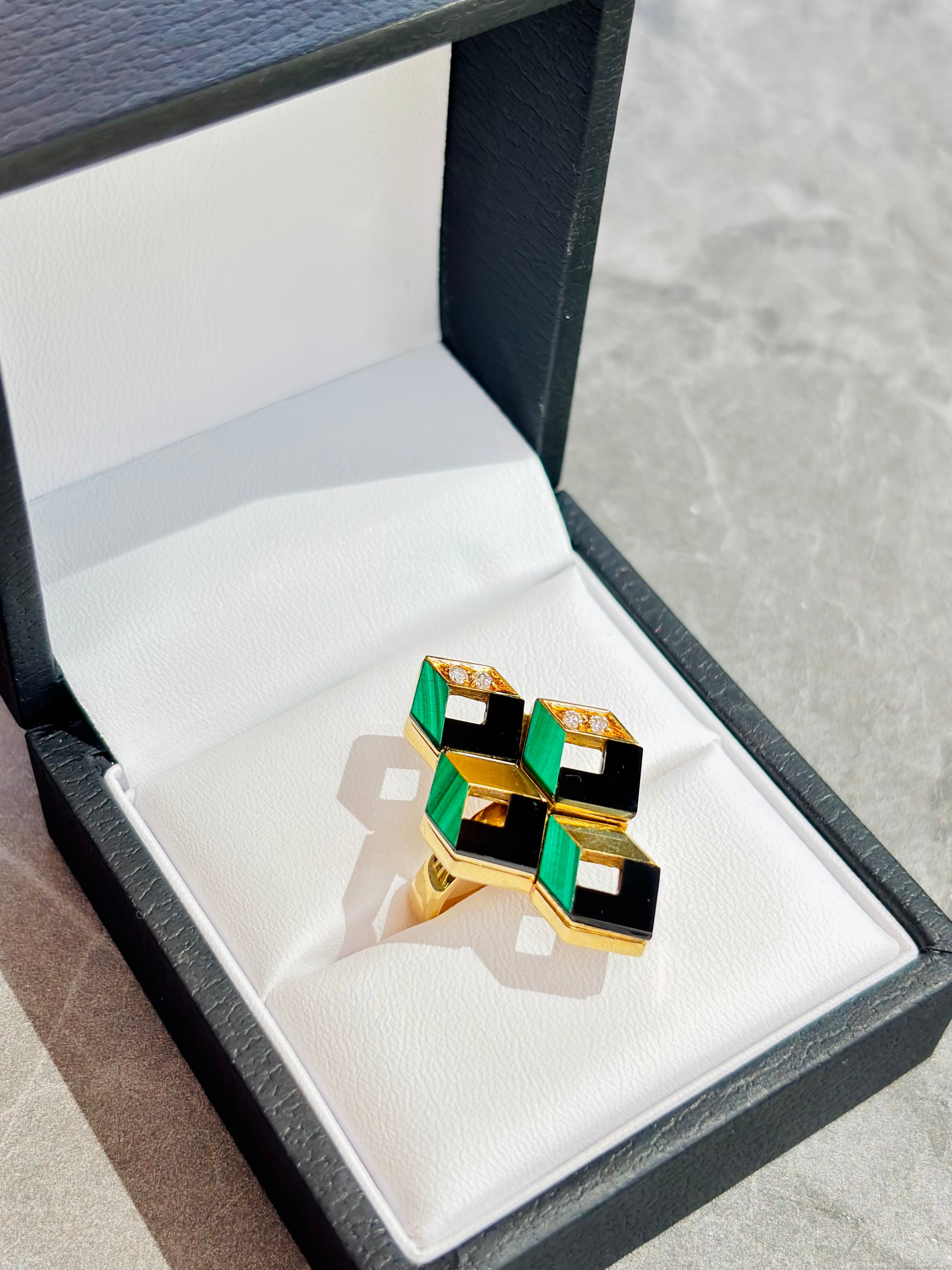 Vintage Ring 18K Gold Malachite, Onyx. Diamonds, circa 1980 Italy