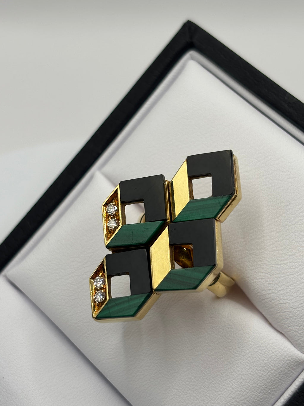 Vintage Ring 18K Gold Malachite, Onyx. Diamonds, circa 1980 Italy