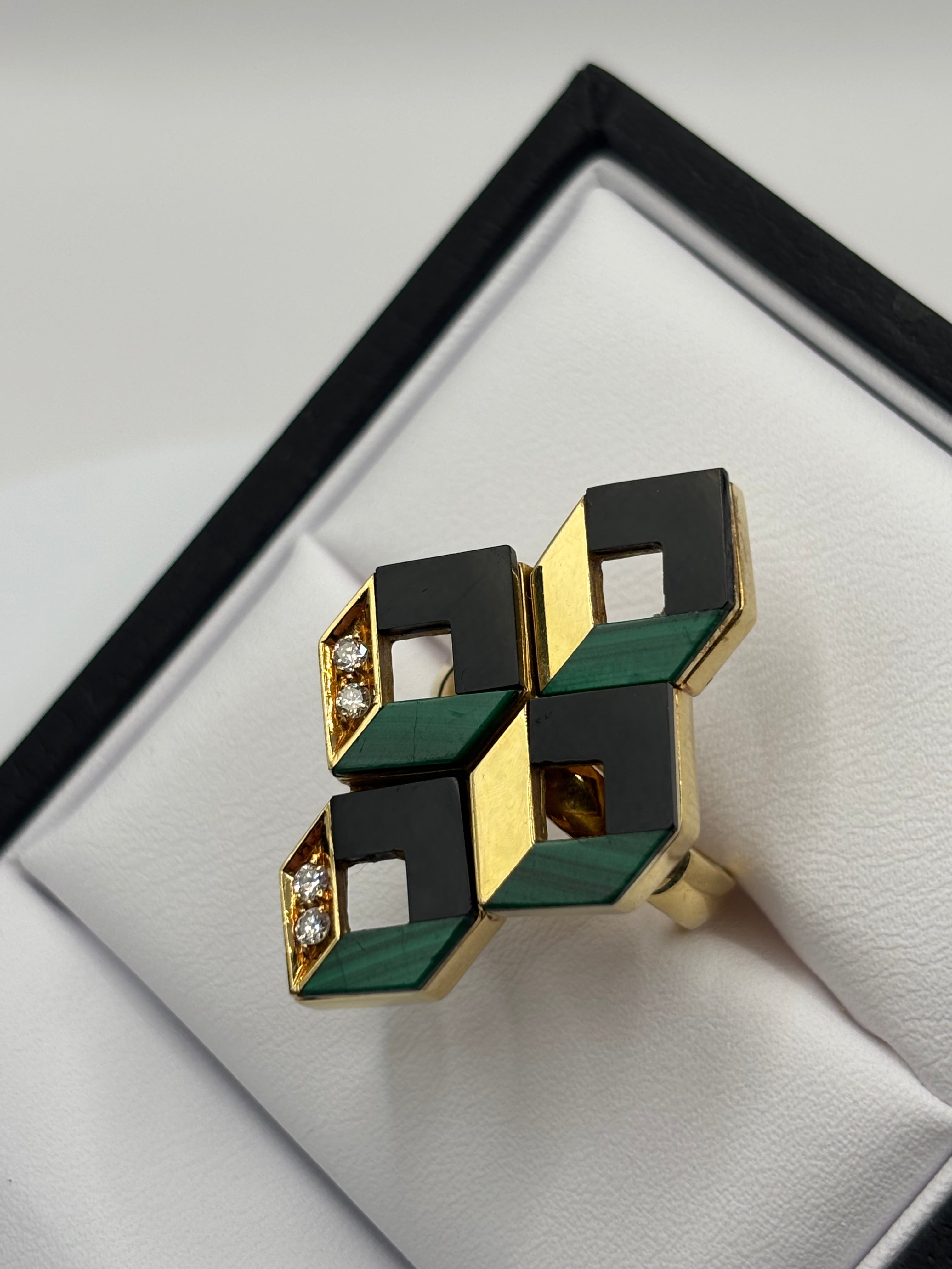 Vintage Ring 18K Gold Malachite, Onyx. Diamonds, circa 1980 Italy