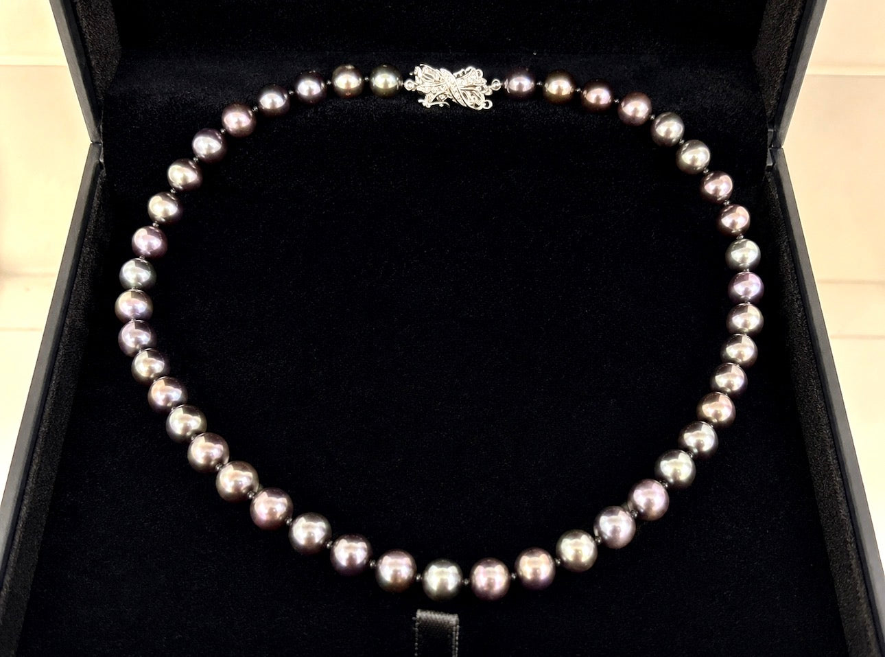 Vintage Peacock Overtone Black Cultured Pearl Necklace 18K Diamond Clasp