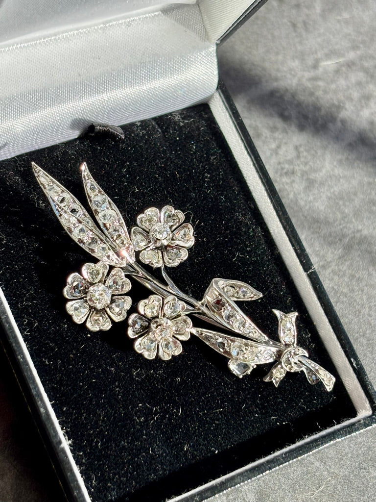 ANTIQUE EDWARDIAN DIAMOND Brooch