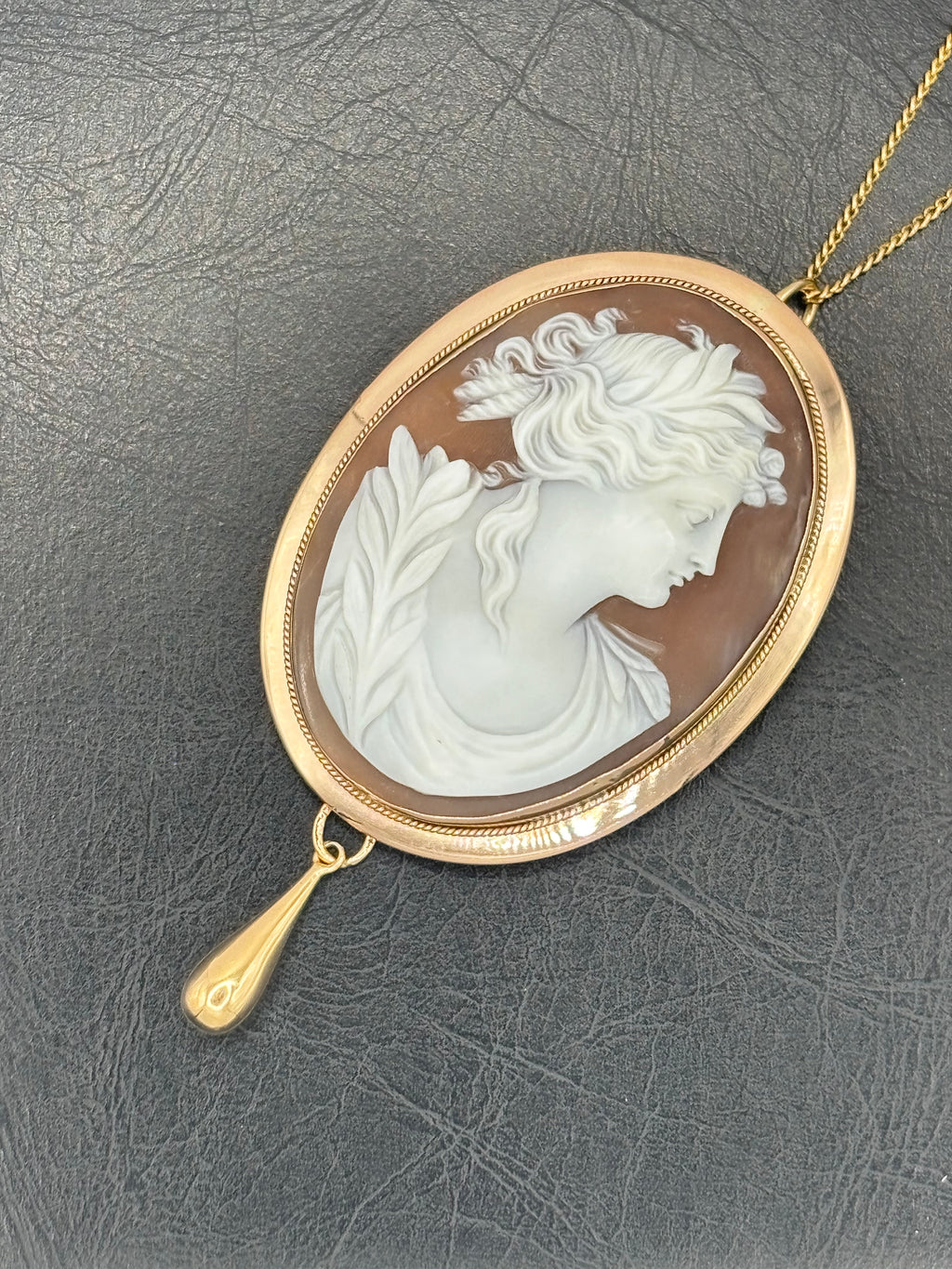 Large Victorian Classical Shell Cameo Pendant Brooch Depicting Ceres, circa 1890