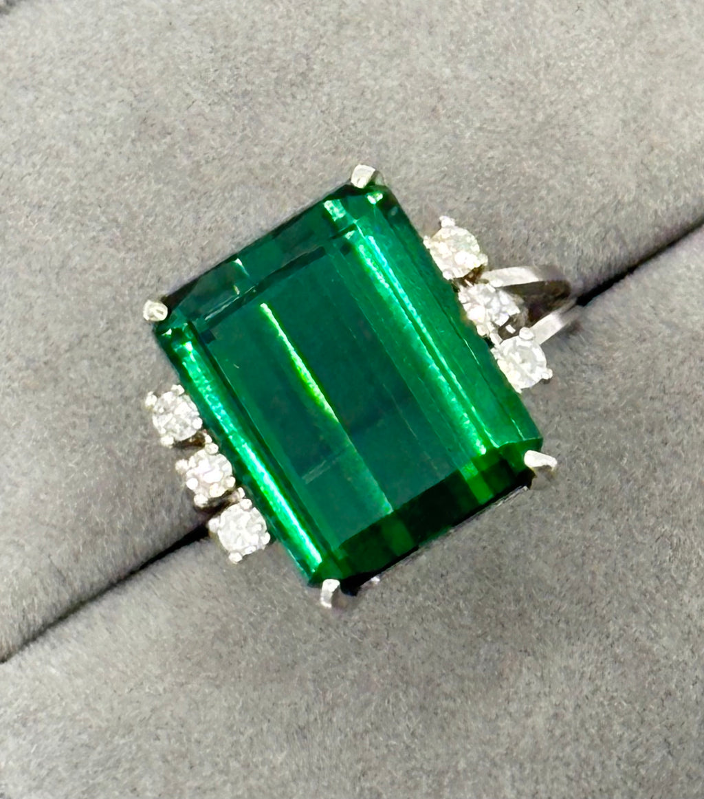 GREEN TOURMALINE & DIAMONDS Platinum Statement Ring