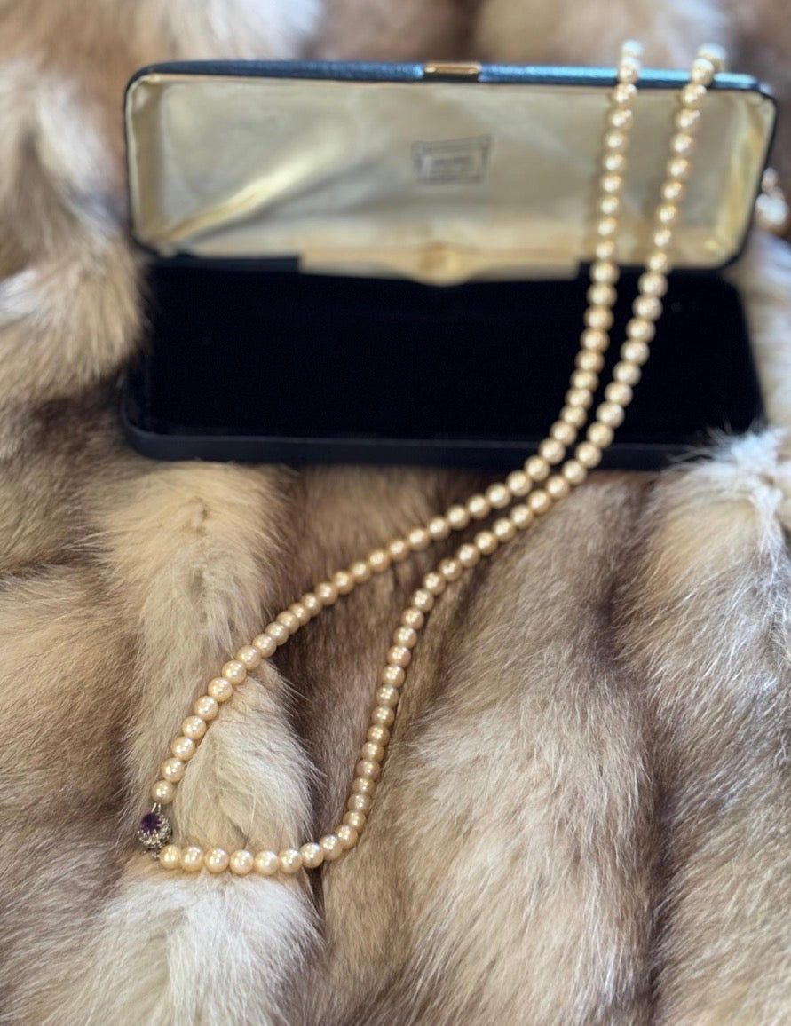 VINTAGE CULTURED PEARL Necklace with Diamonds & Amethyst White Gold Clasp