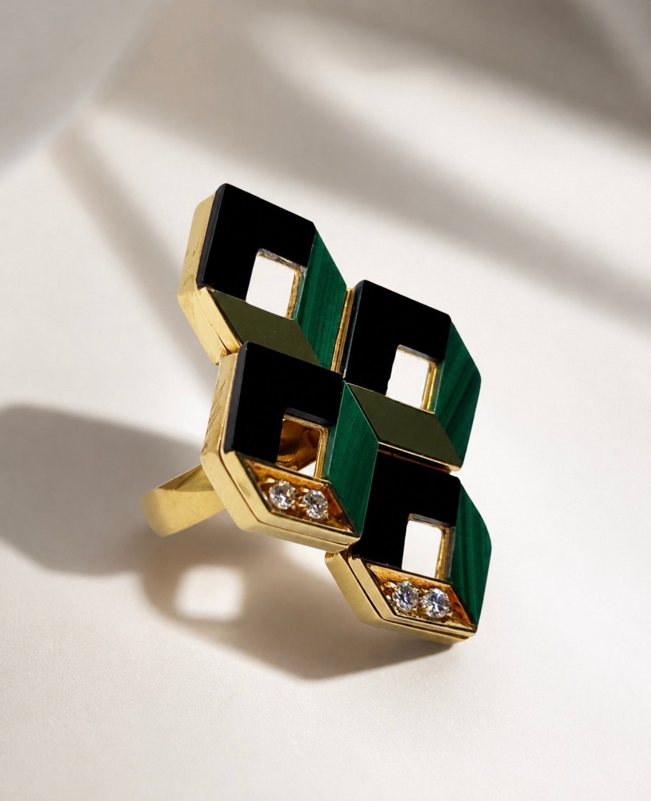 Vintage Ring 18K Gold Malachite, Onyx. Diamonds, circa 1980 Italy