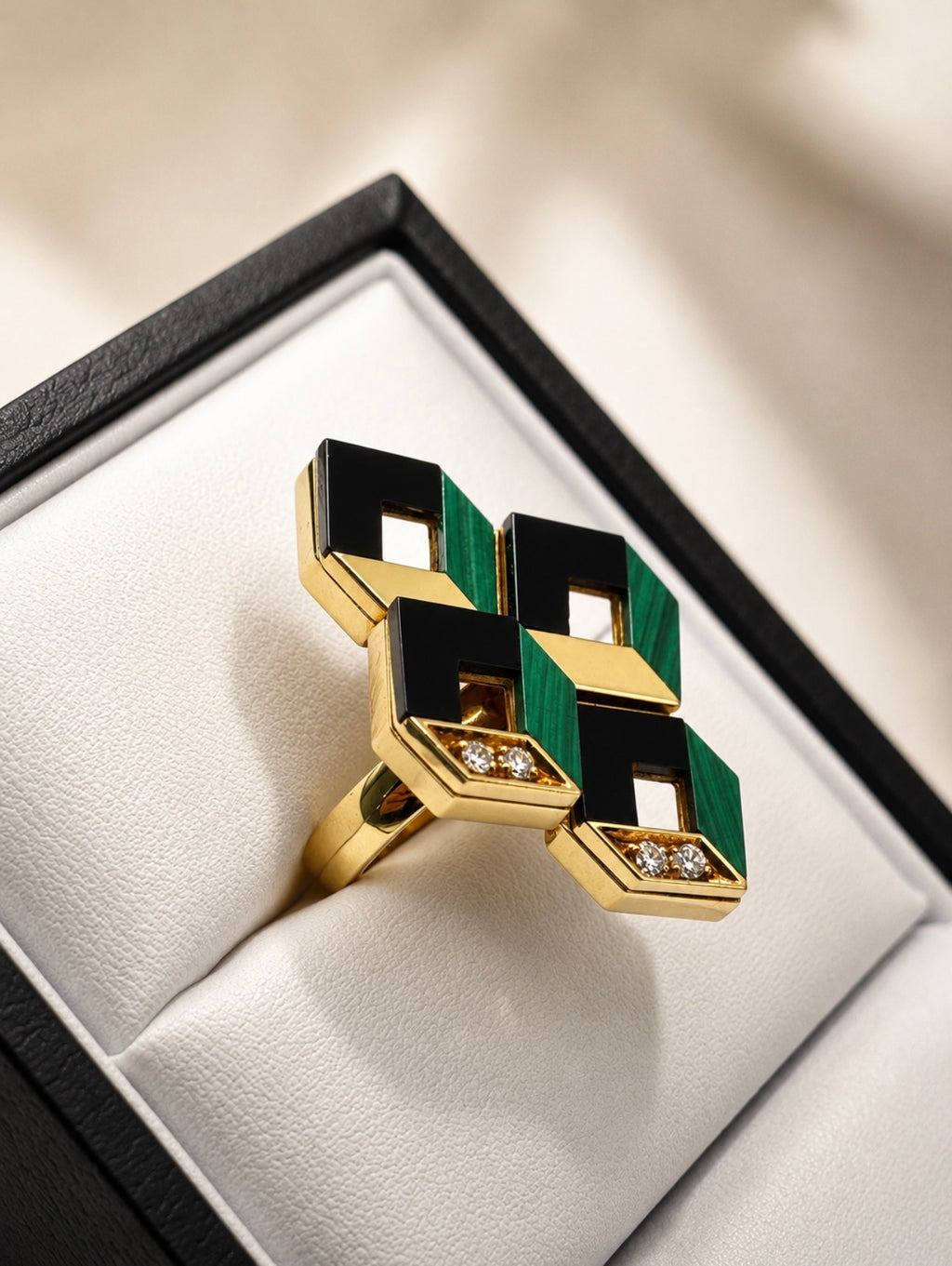 Vintage Ring 18K Gold Malachite, Onyx. Diamonds, circa 1980 Italy