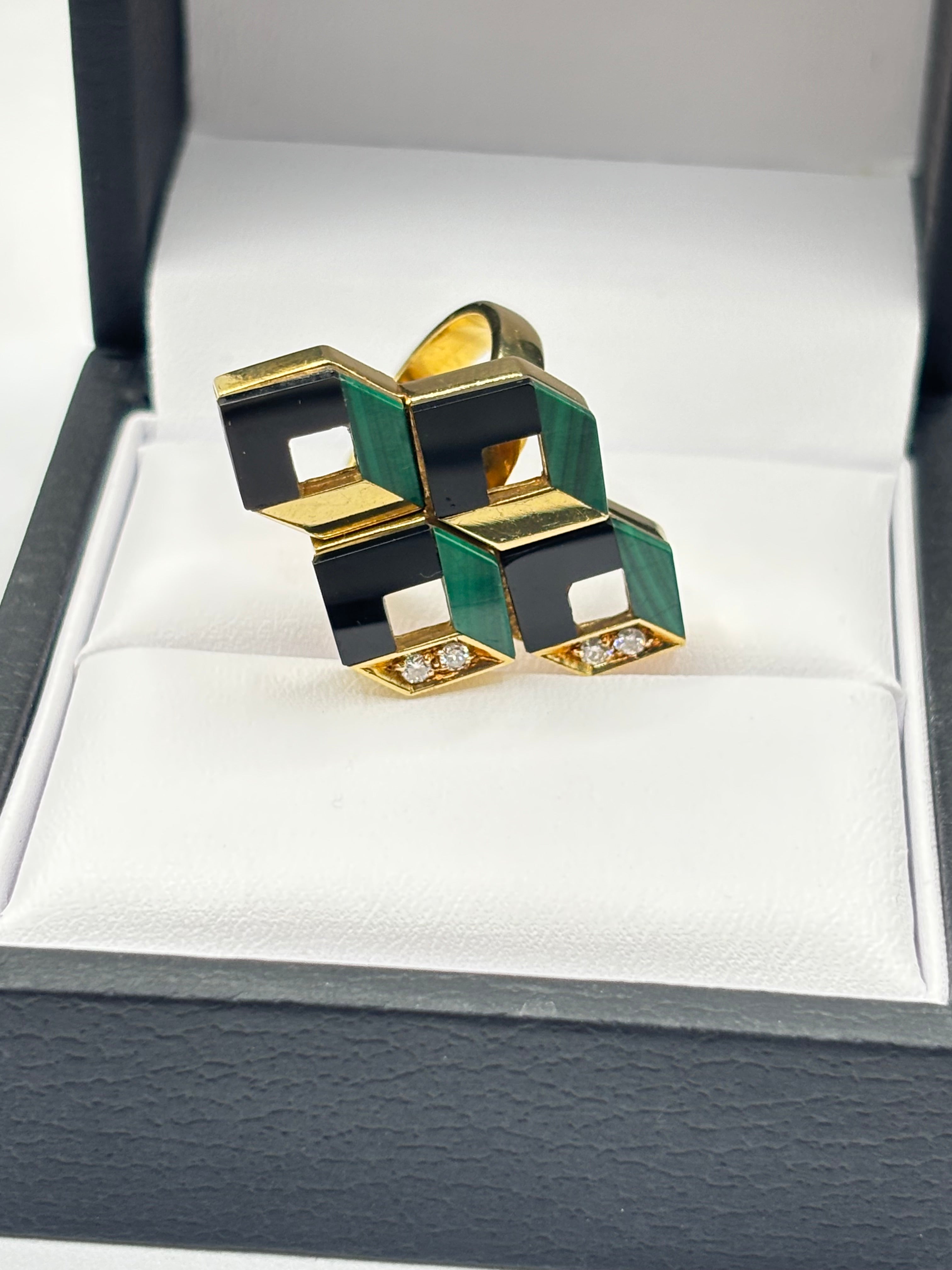 Vintage Ring 18K Gold Malachite, Onyx. Diamonds, circa 1980 Italy