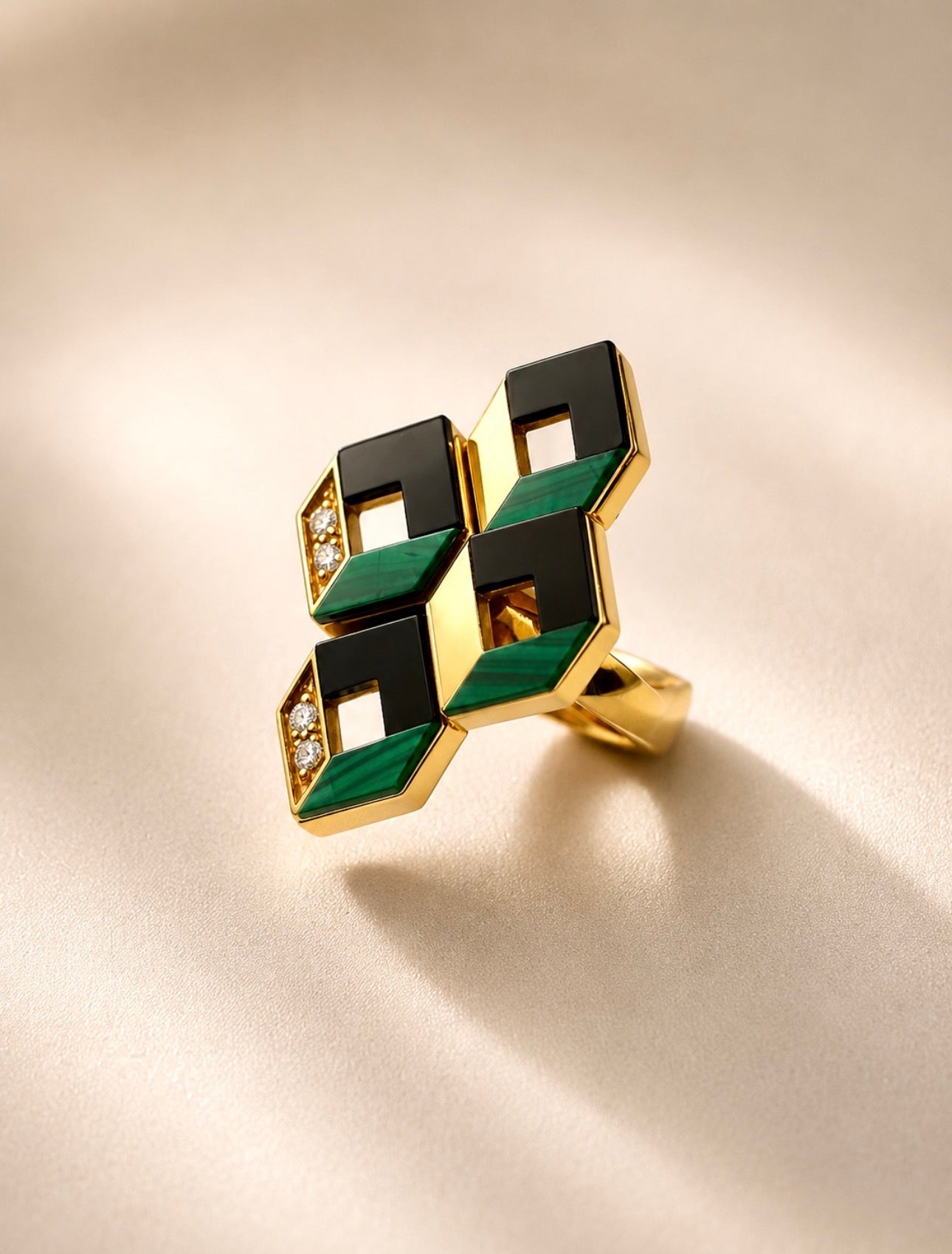 Vintage Ring 18K Gold Malachite, Onyx. Diamonds, circa 1980 Italy