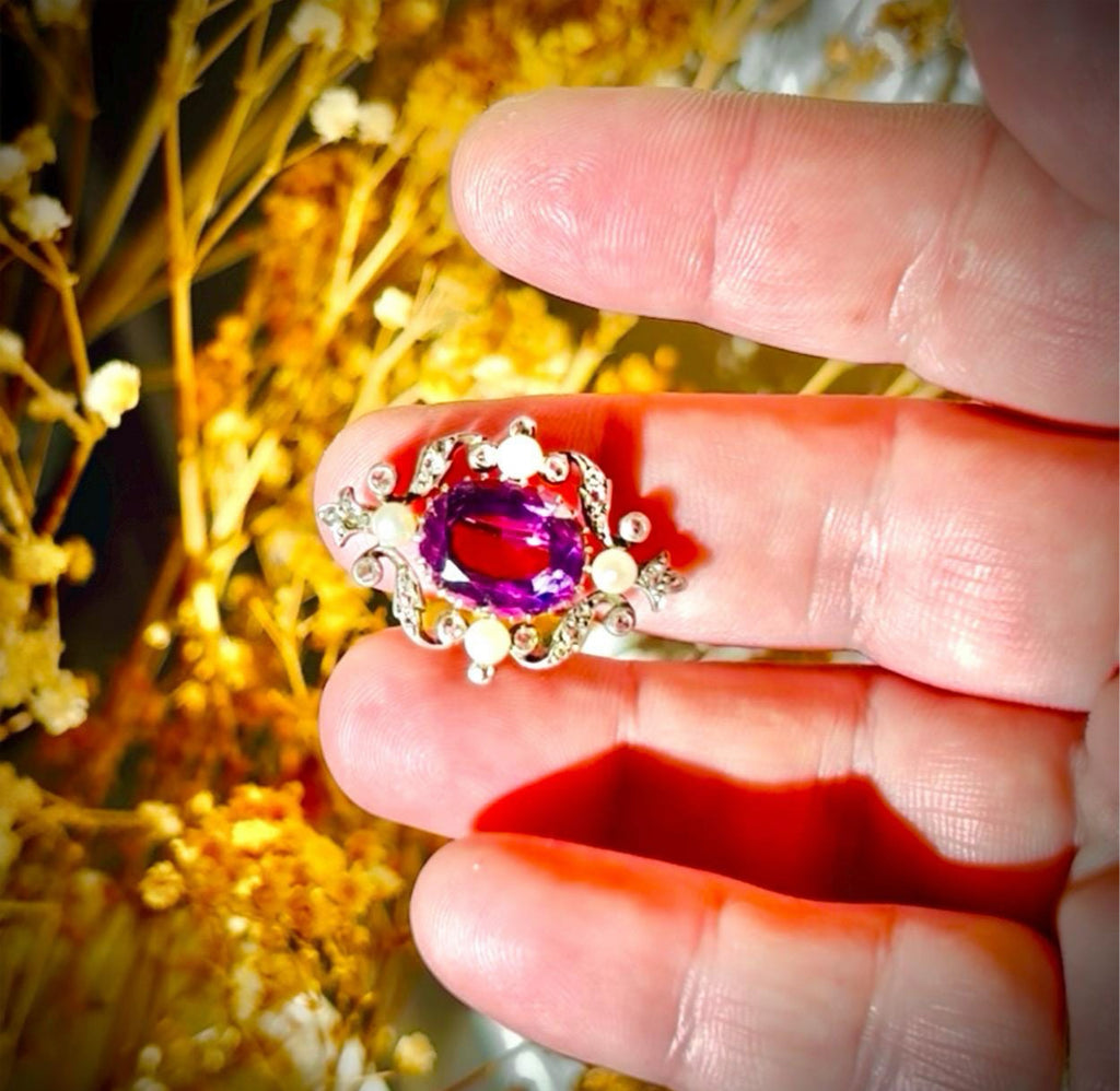 VICTORIAN AMETHYST BROOCH With Diamonds & Pearls from the 1880’s