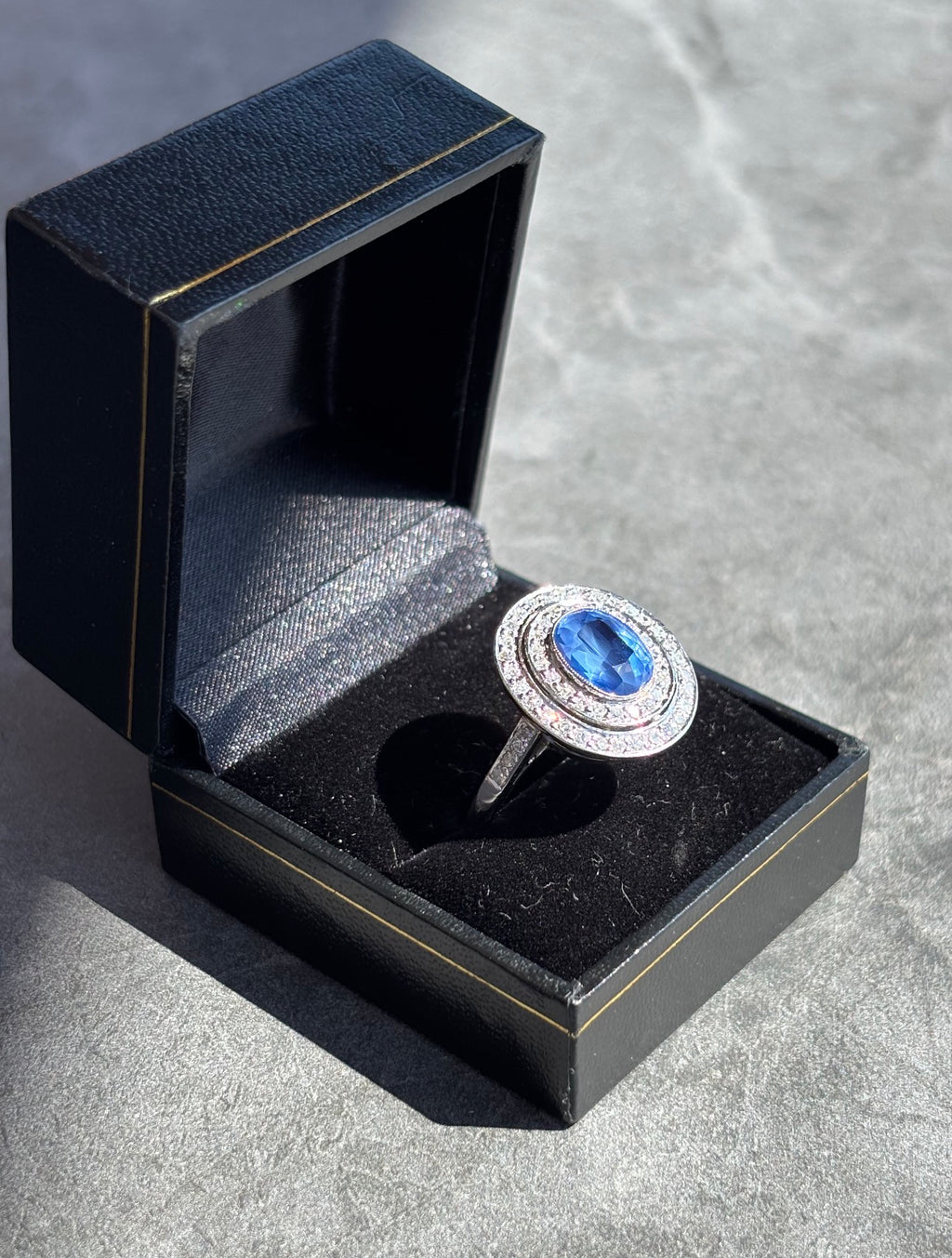GCS Certified 3.70ct Unheated Sri Lankan Sapphire & Diamond Platinum Ring
