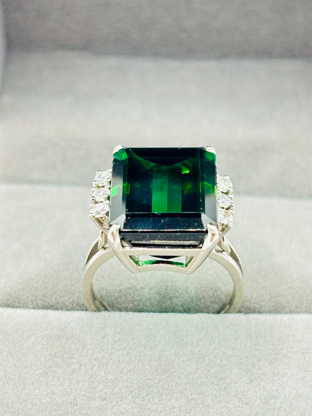 GREEN TOURMALINE & DIAMONDS Platinum Statement Ring