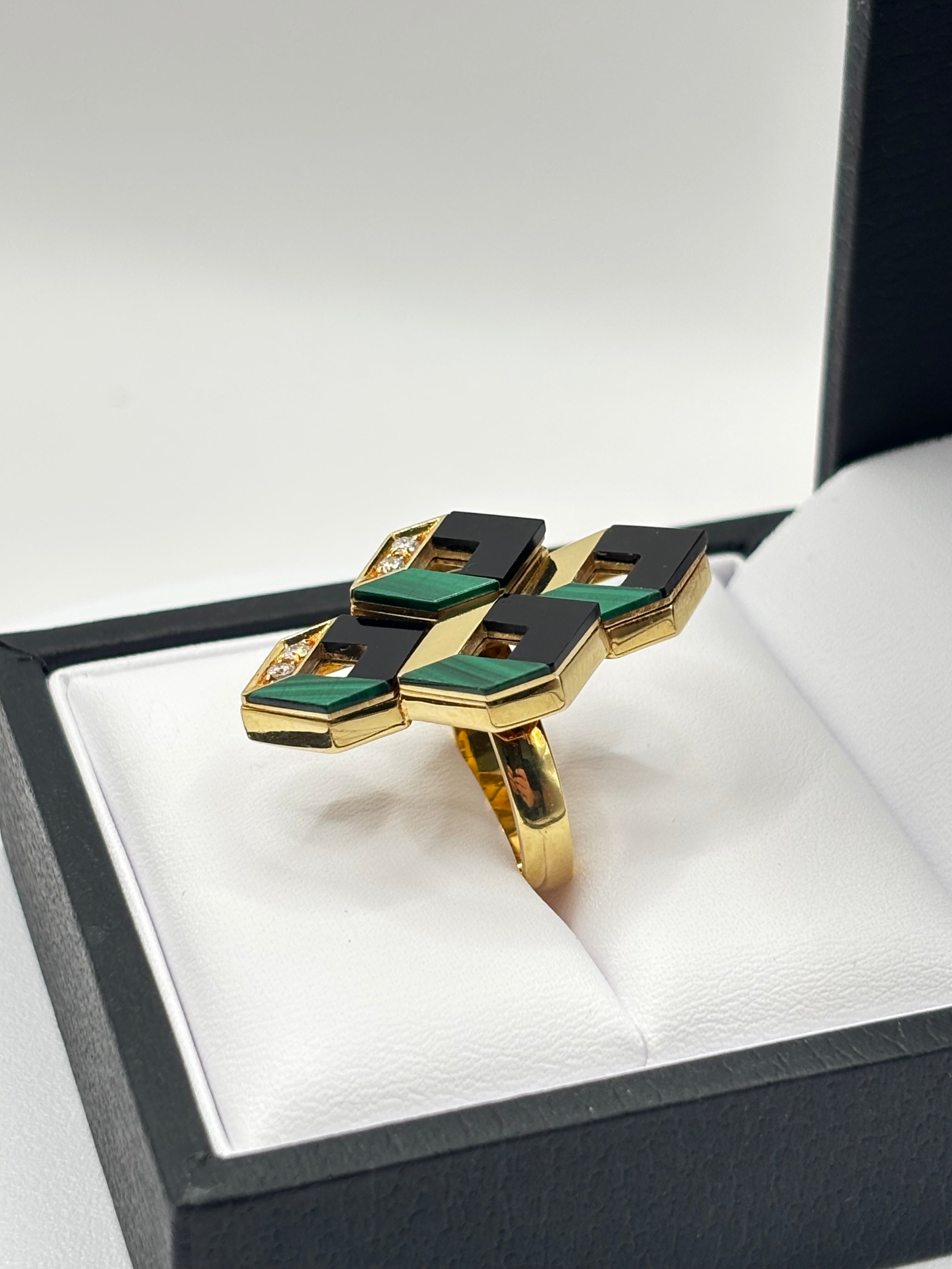 Vintage Ring 18K Gold Malachite, Onyx. Diamonds, circa 1980 Italy
