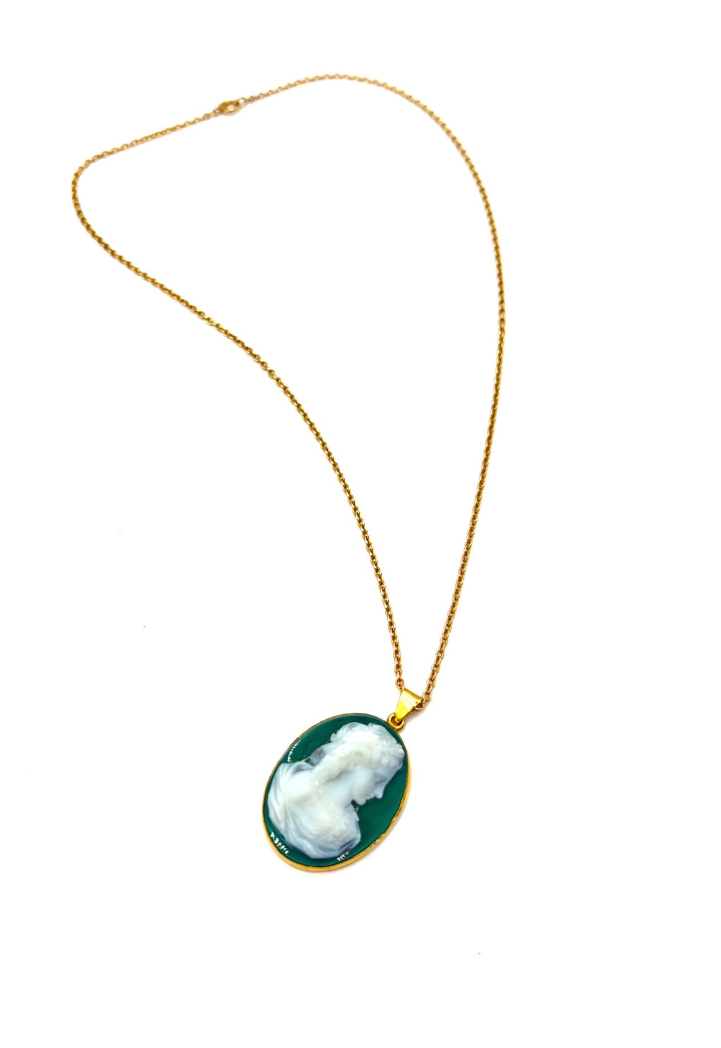 Antique 18 Karat Gold Green Agate Cameo Pendant Necklace, Birmingham, UK, 1922