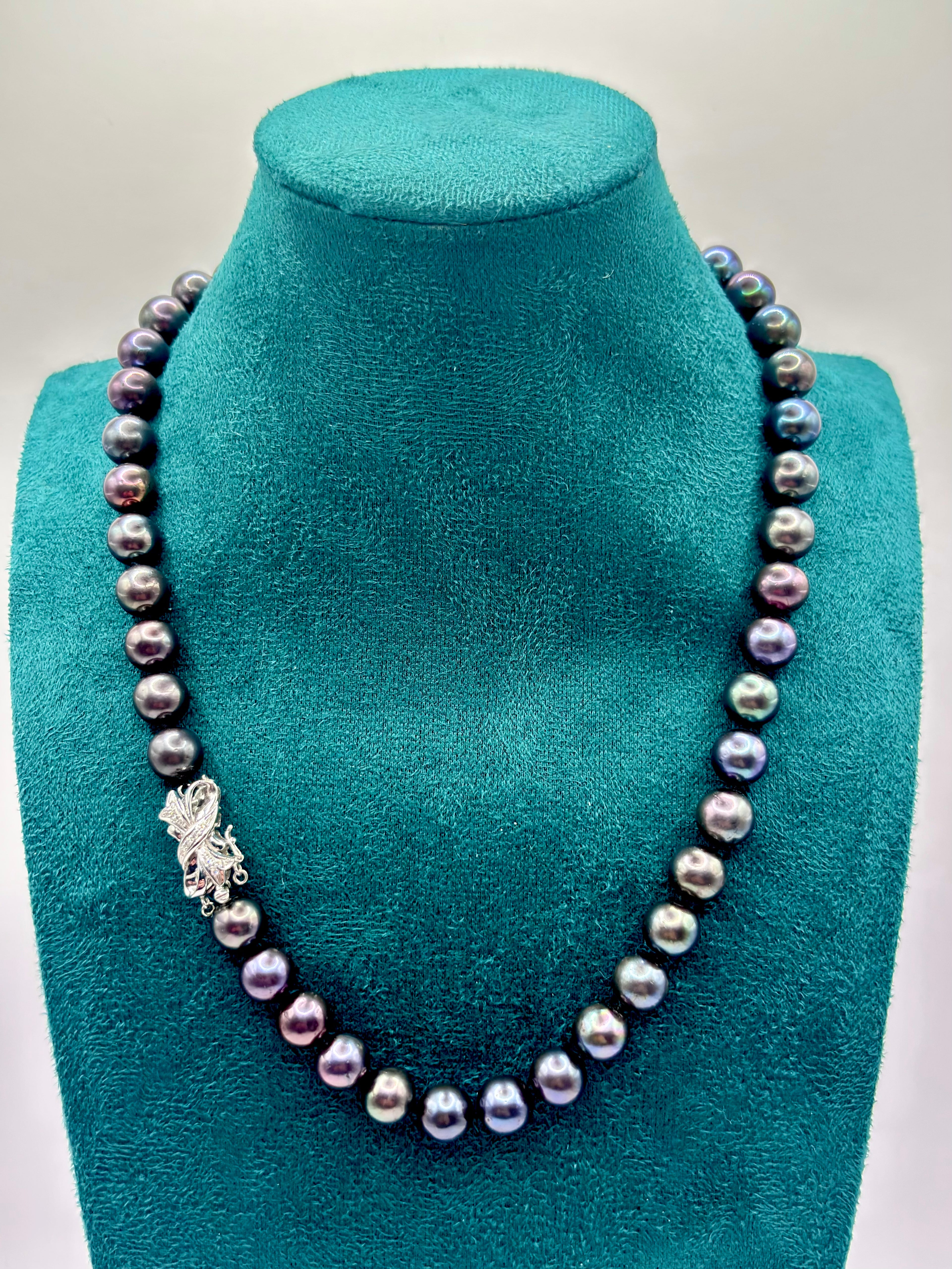 Vintage Peacock Overtone Black Cultured Pearl Necklace 18K Diamond Clasp