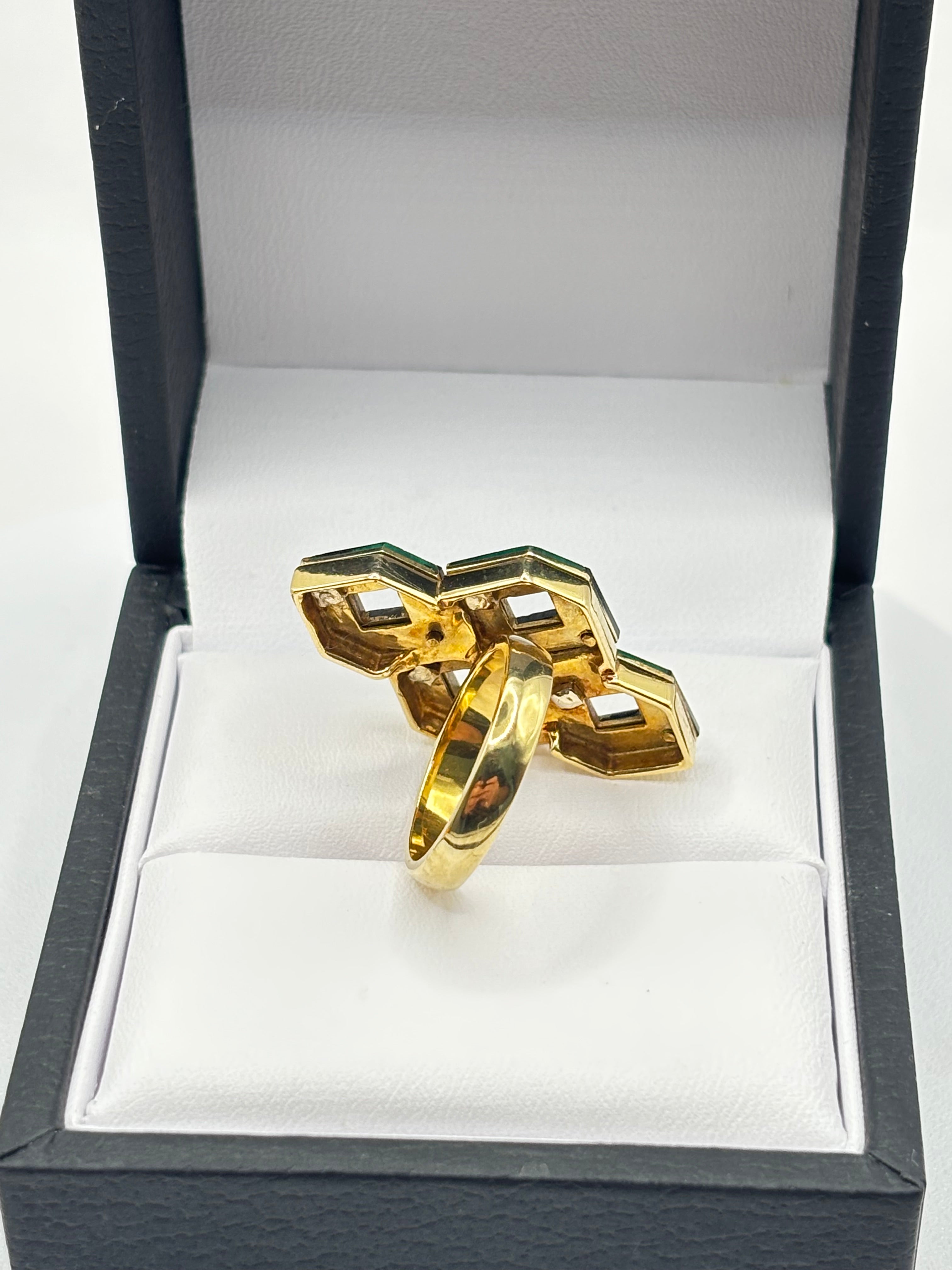 Vintage Ring 18K Gold Malachite, Onyx. Diamonds, circa 1980 Italy