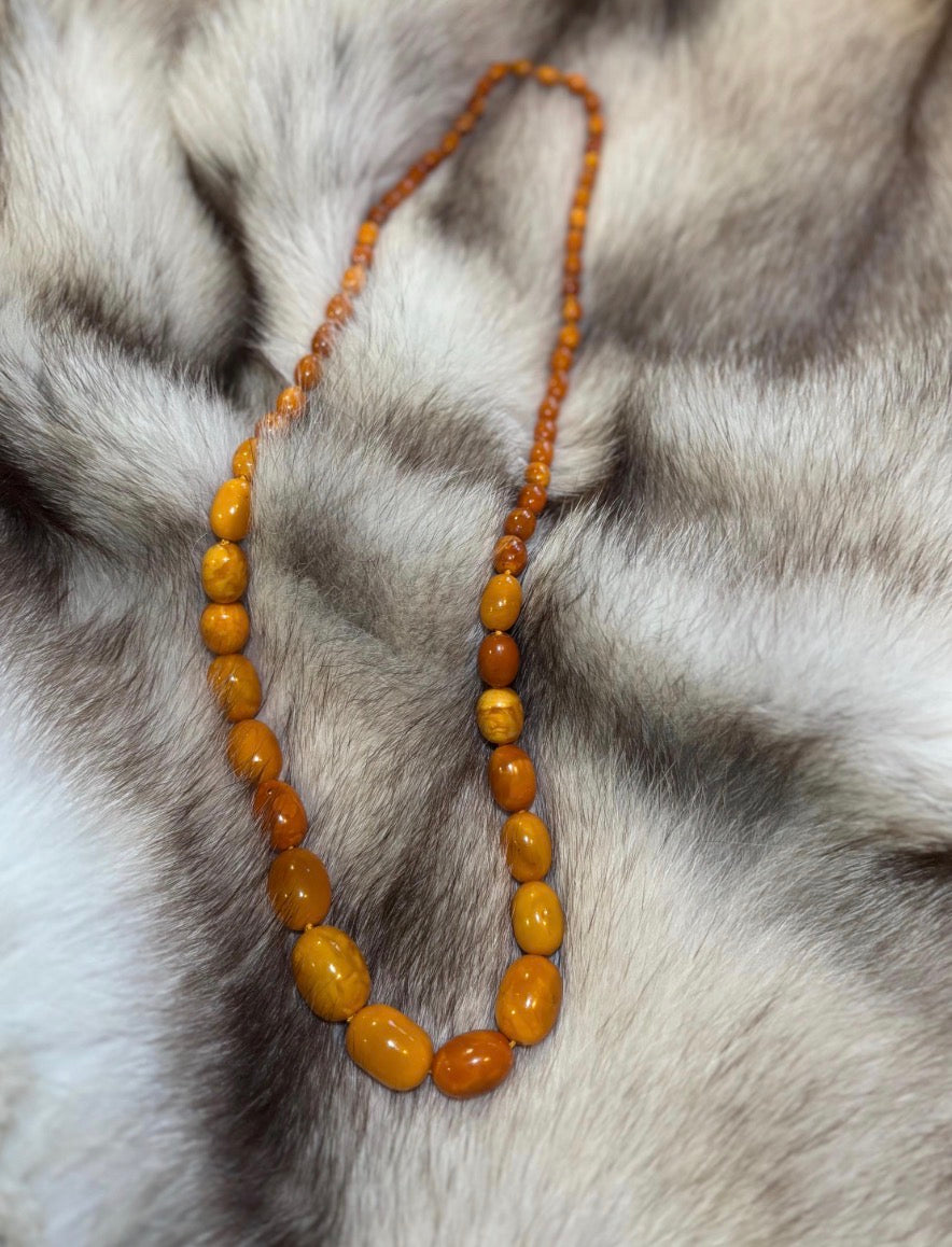 ART DECO Butterscotch beads necklace