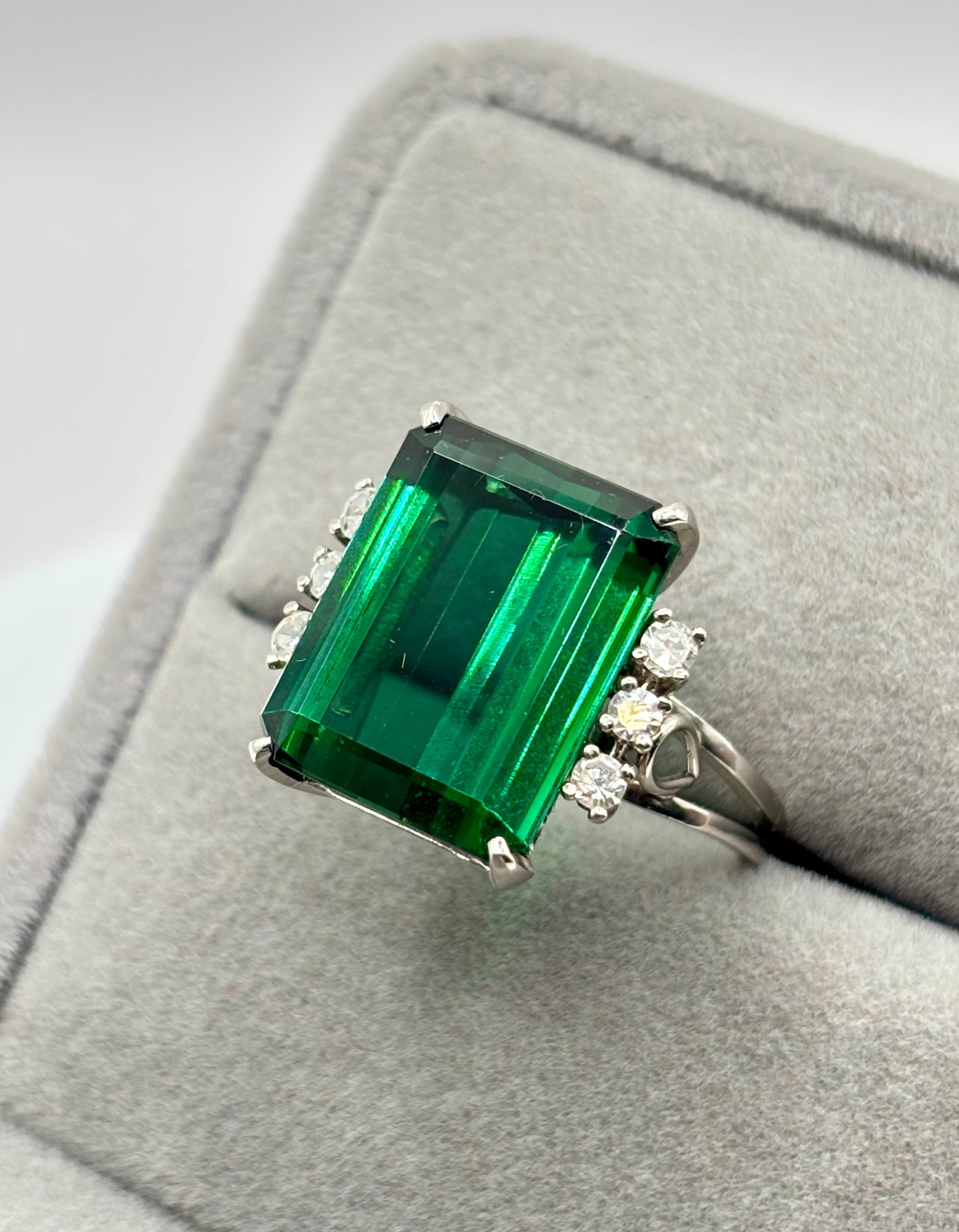 GREEN TOURMALINE & DIAMONDS Platinum Statement Ring