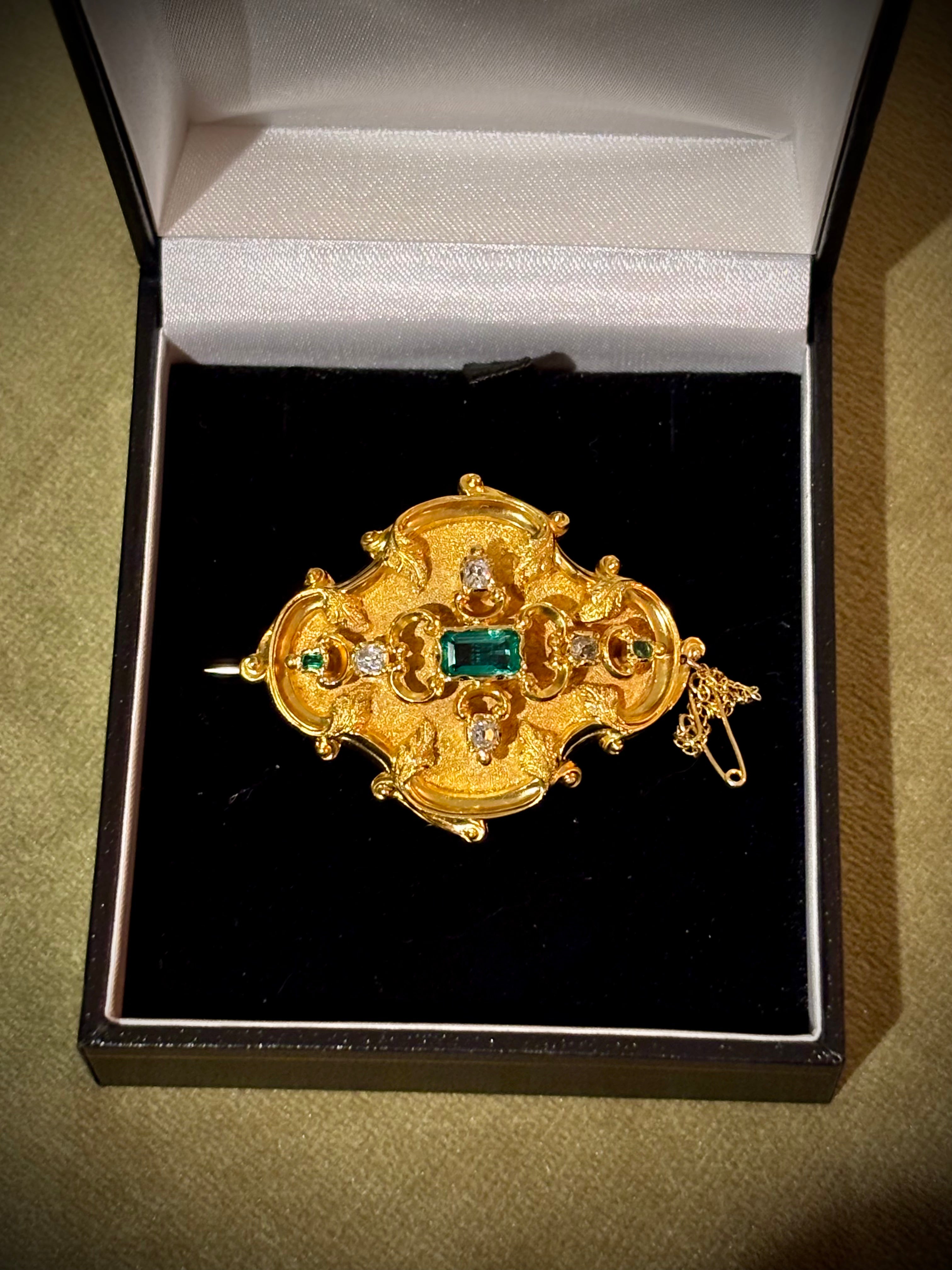 REGENCY EMERALD & DIAMOND 22K Brooch, Circa 1825-1835