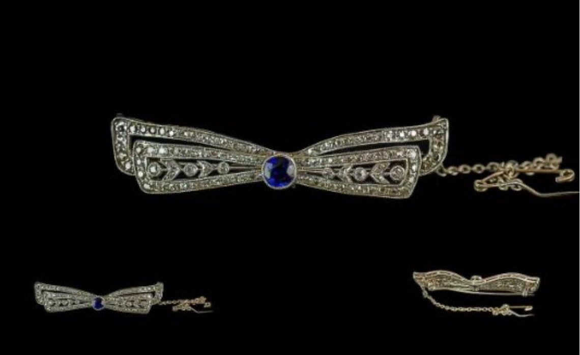 ART DECO DIAMONDS & Sapphire Ribbon Brooch c1920’s