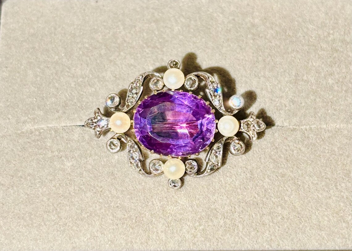 VICTORIAN AMETHYST BROOCH With Diamonds & Pearls from the 1880’s