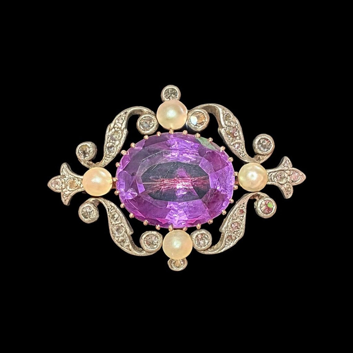 VICTORIAN AMETHYST BROOCH With Diamonds & Pearls from the 1880’s