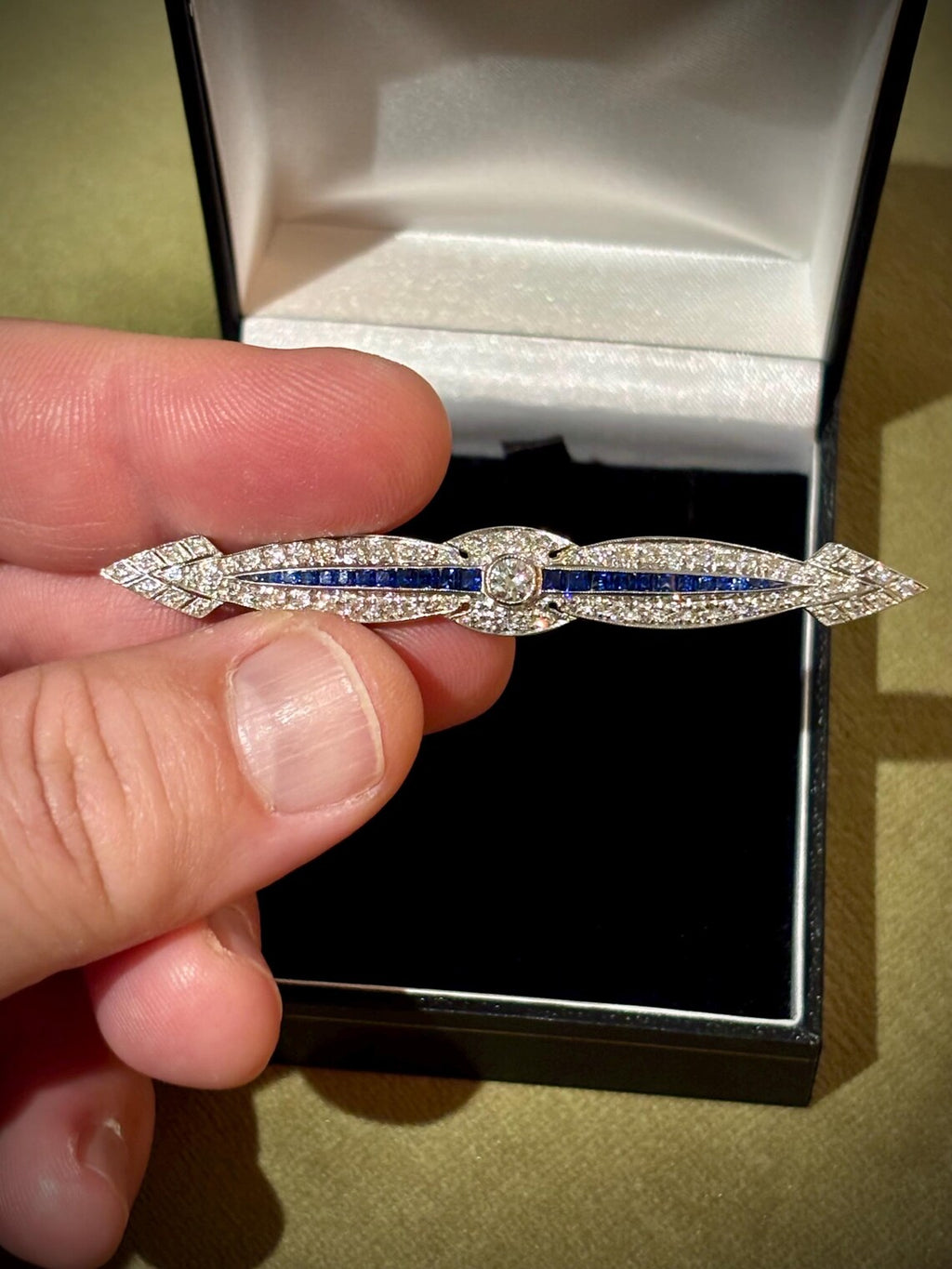 ART DECO STYLE DIAMONDS & Sapphires Brooch
