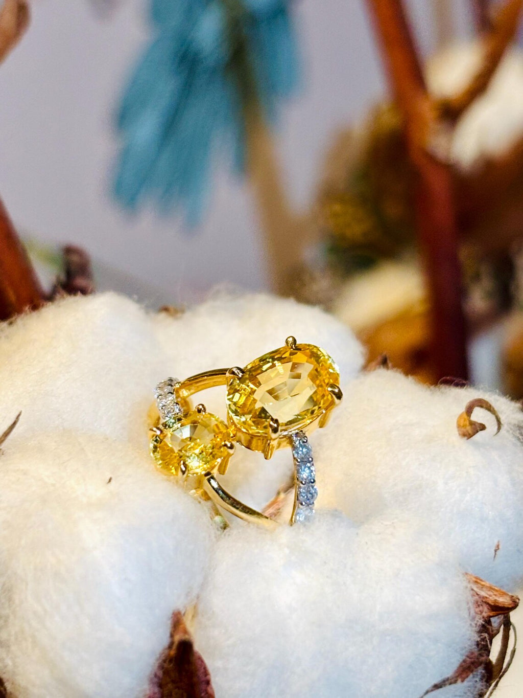 CEYLON YELLOW SAPPHIRES & Diamonds Ring - Natural Unheated Sapphires with Certificate of authenticity