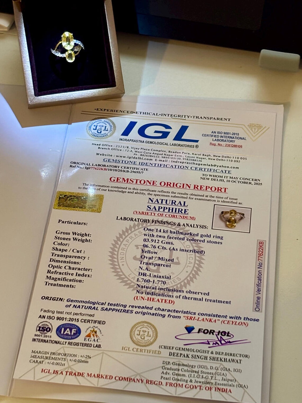 CEYLON YELLOW SAPPHIRES & Diamonds Ring - Natural Unheated Sapphires with Certificate of authenticity