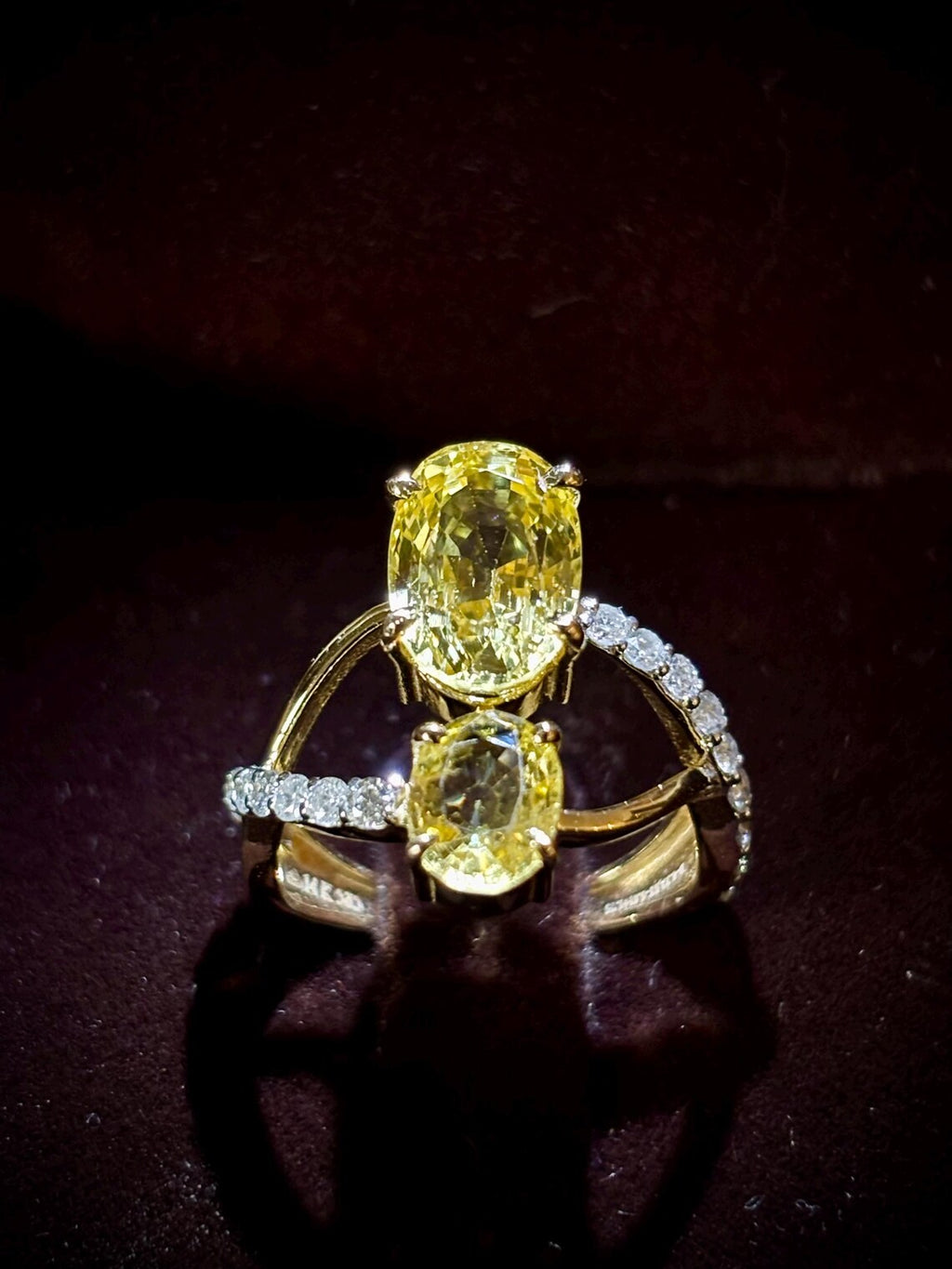 CEYLON YELLOW SAPPHIRES & Diamonds Ring - Natural Unheated Sapphires with Certificate of authenticity