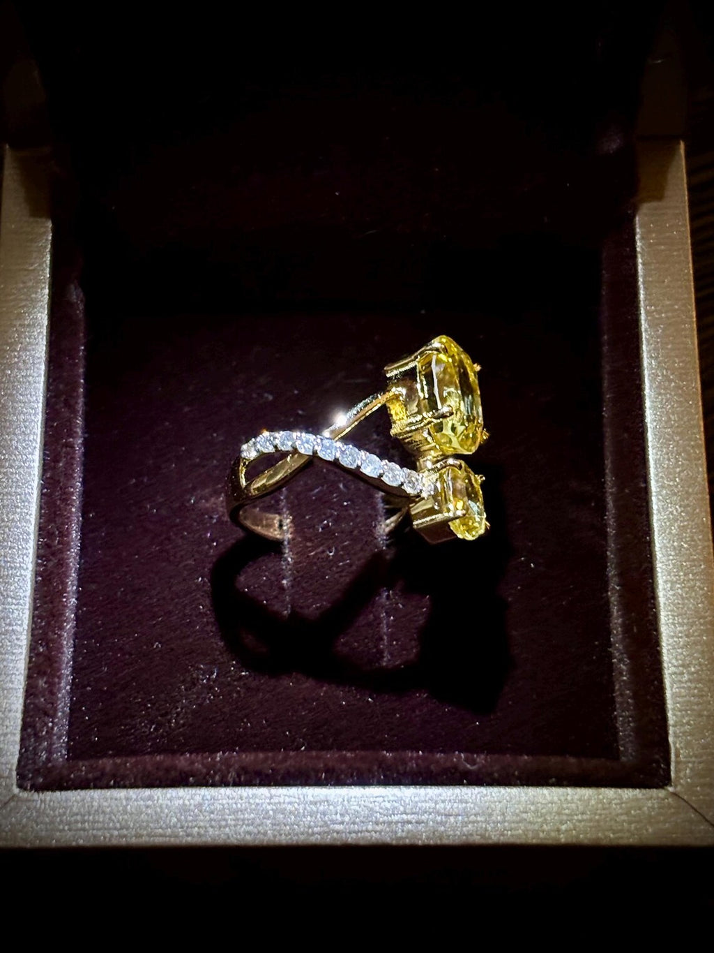 CEYLON YELLOW SAPPHIRES & Diamonds Ring - Natural Unheated Sapphires with Certificate of authenticity