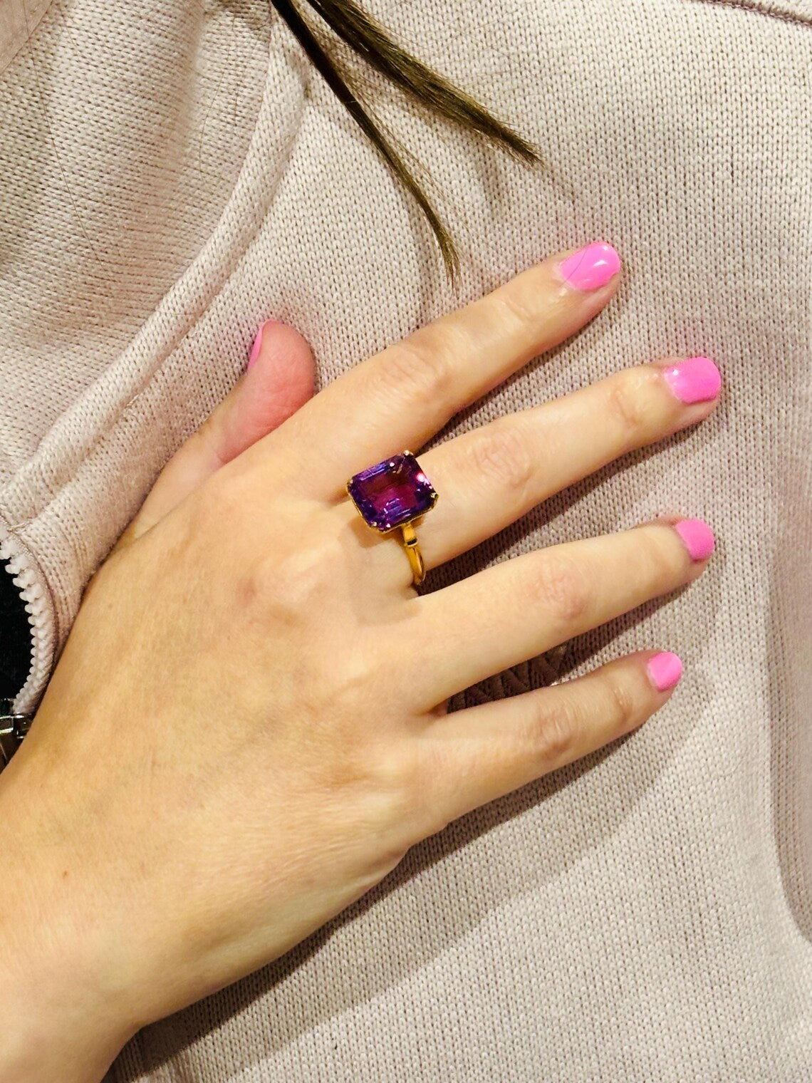 AMETHYST SOLITAIRE RING 21K Gold, 12 Carat Stone