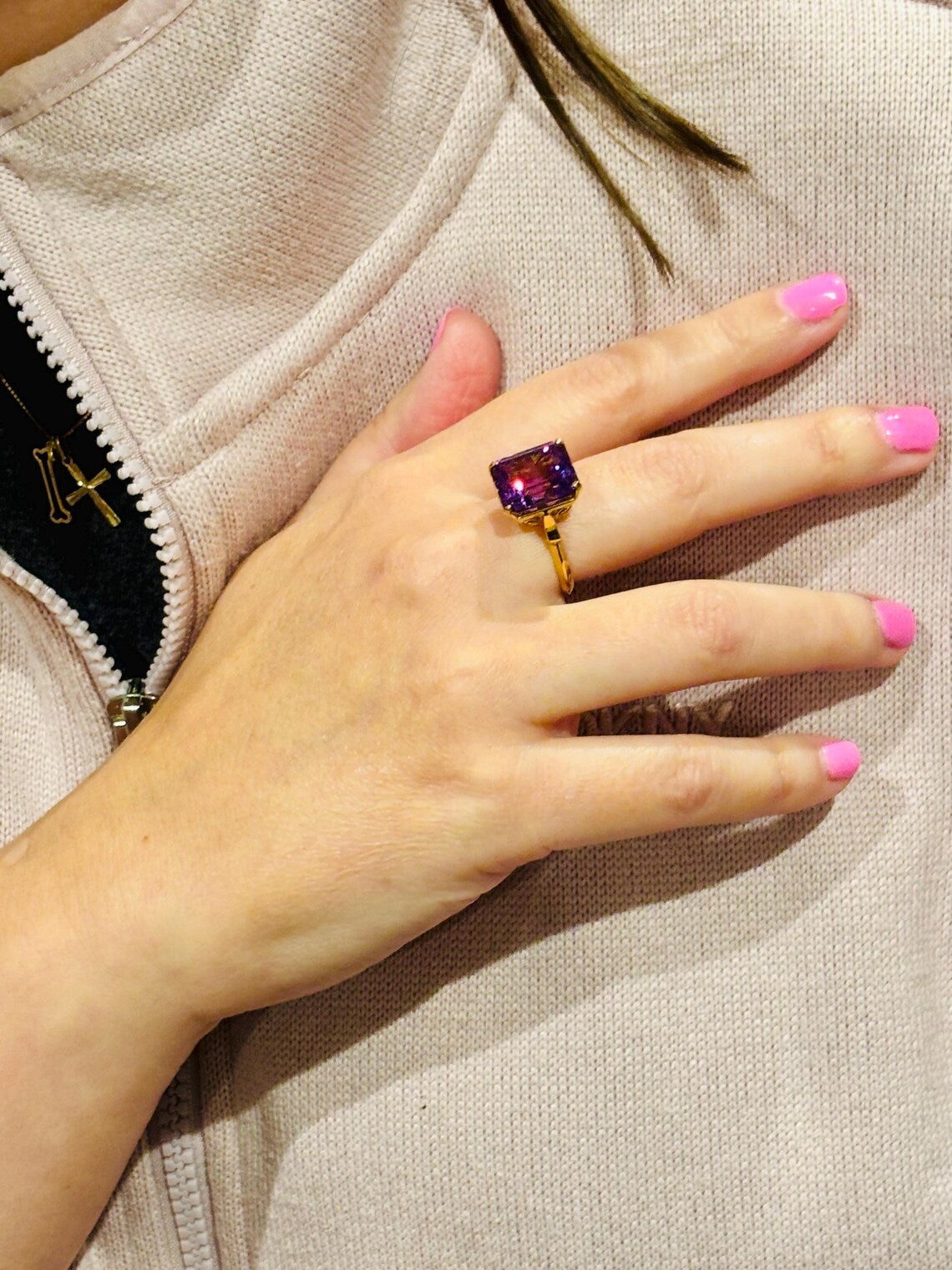 AMETHYST SOLITAIRE RING 21K Gold, 12 Carat Stone