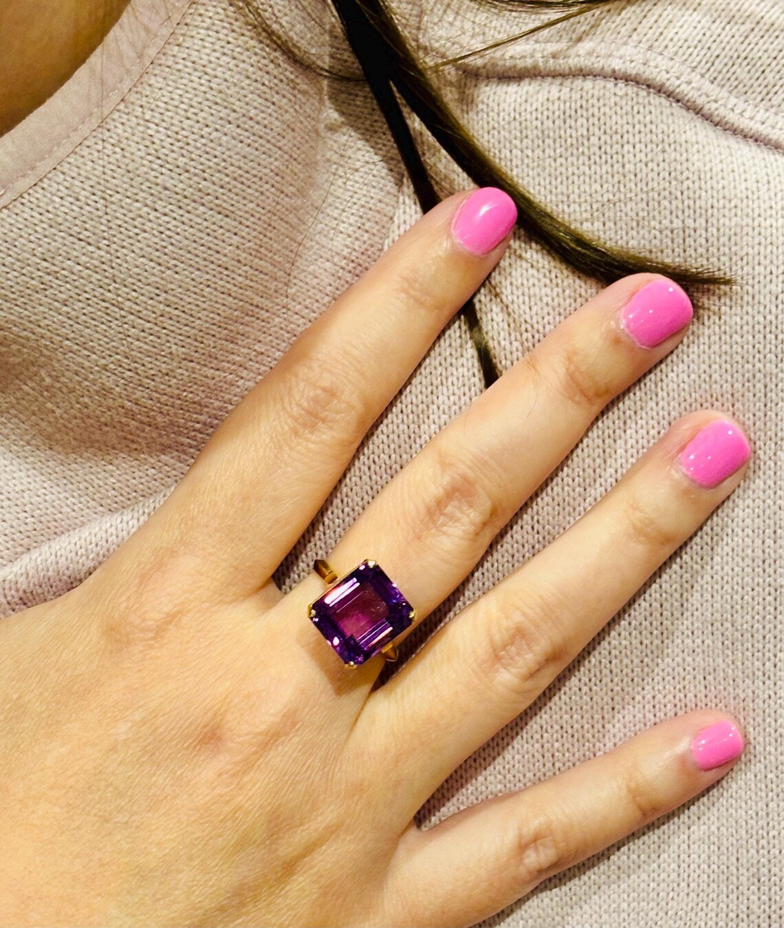 AMETHYST SOLITAIRE RING 21K Gold, 12 Carat Stone