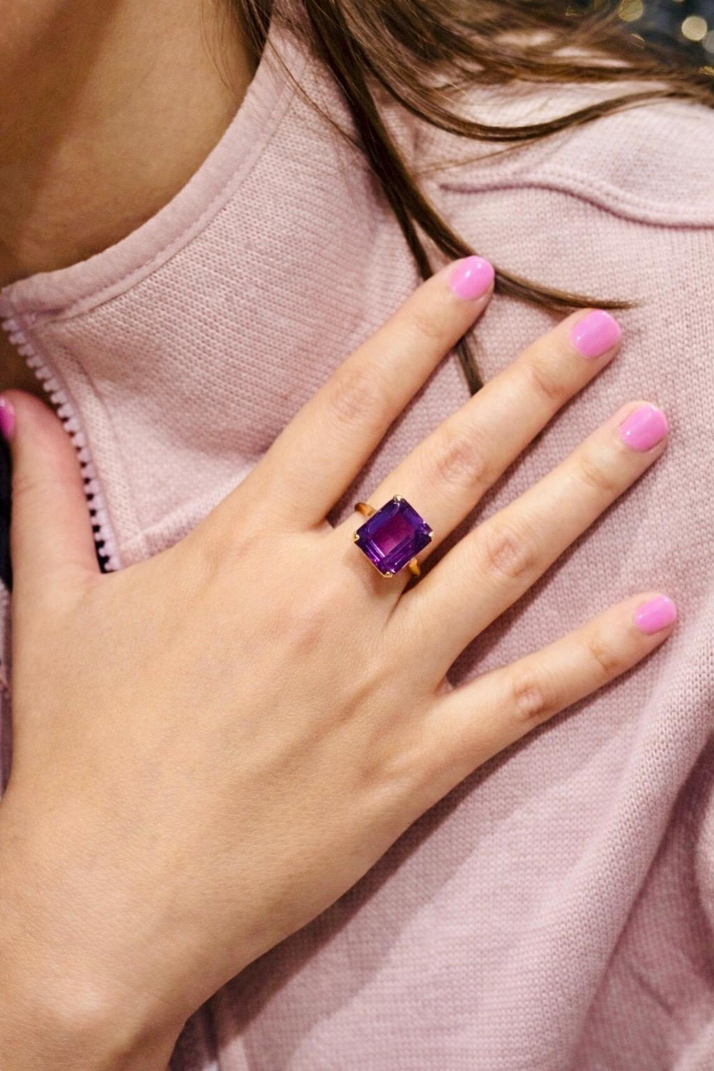 AMETHYST SOLITAIRE RING 21K Gold, 12 Carat Stone