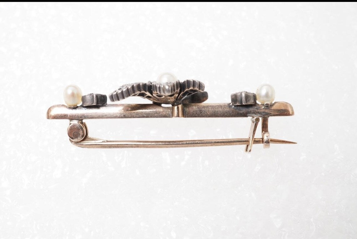Early 20th Century Diamond and Pearl Maple Leaf Bar Brooch in Silver and Gold