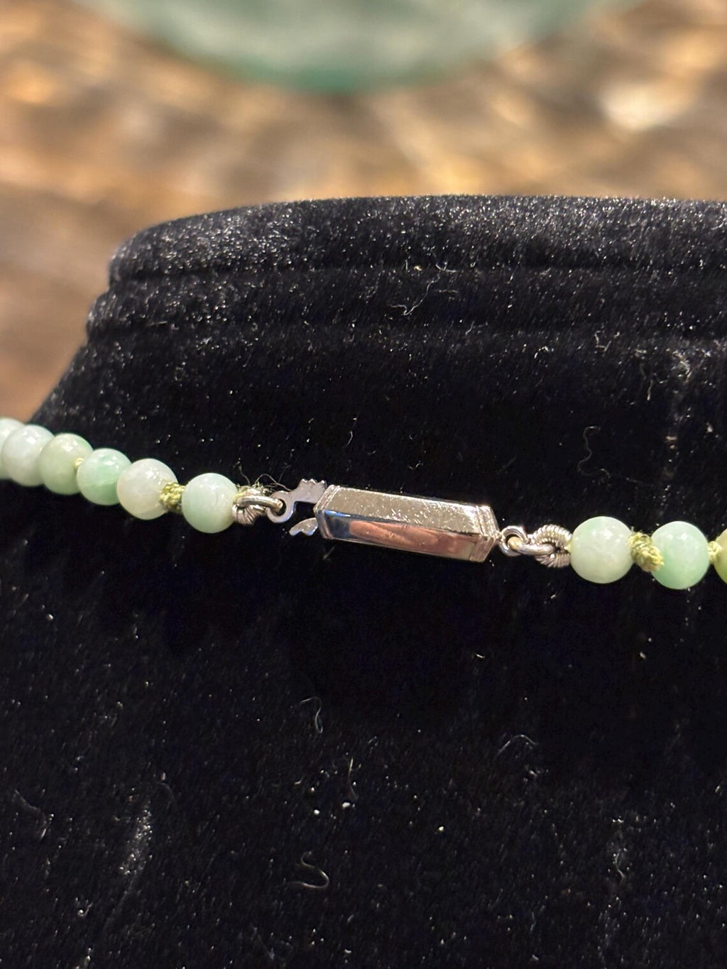 Graduated Jade Bead Necklace with 9 Carat Gold Clasp