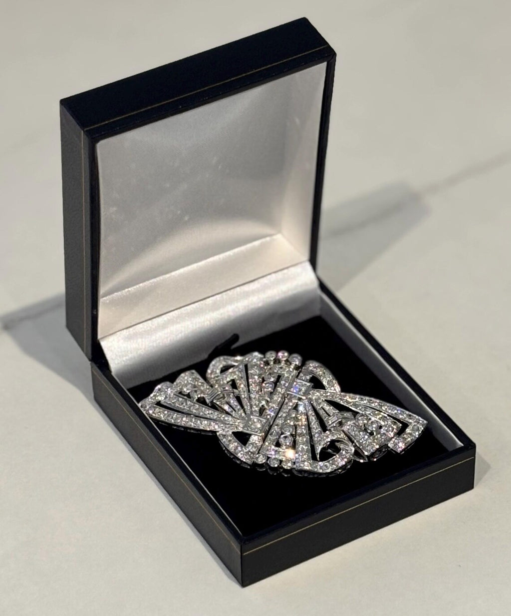 Large Art Deco Platinum Diamond Double Clip Brooch, 5.50 Carats, French Atelier, circa 1928-1935